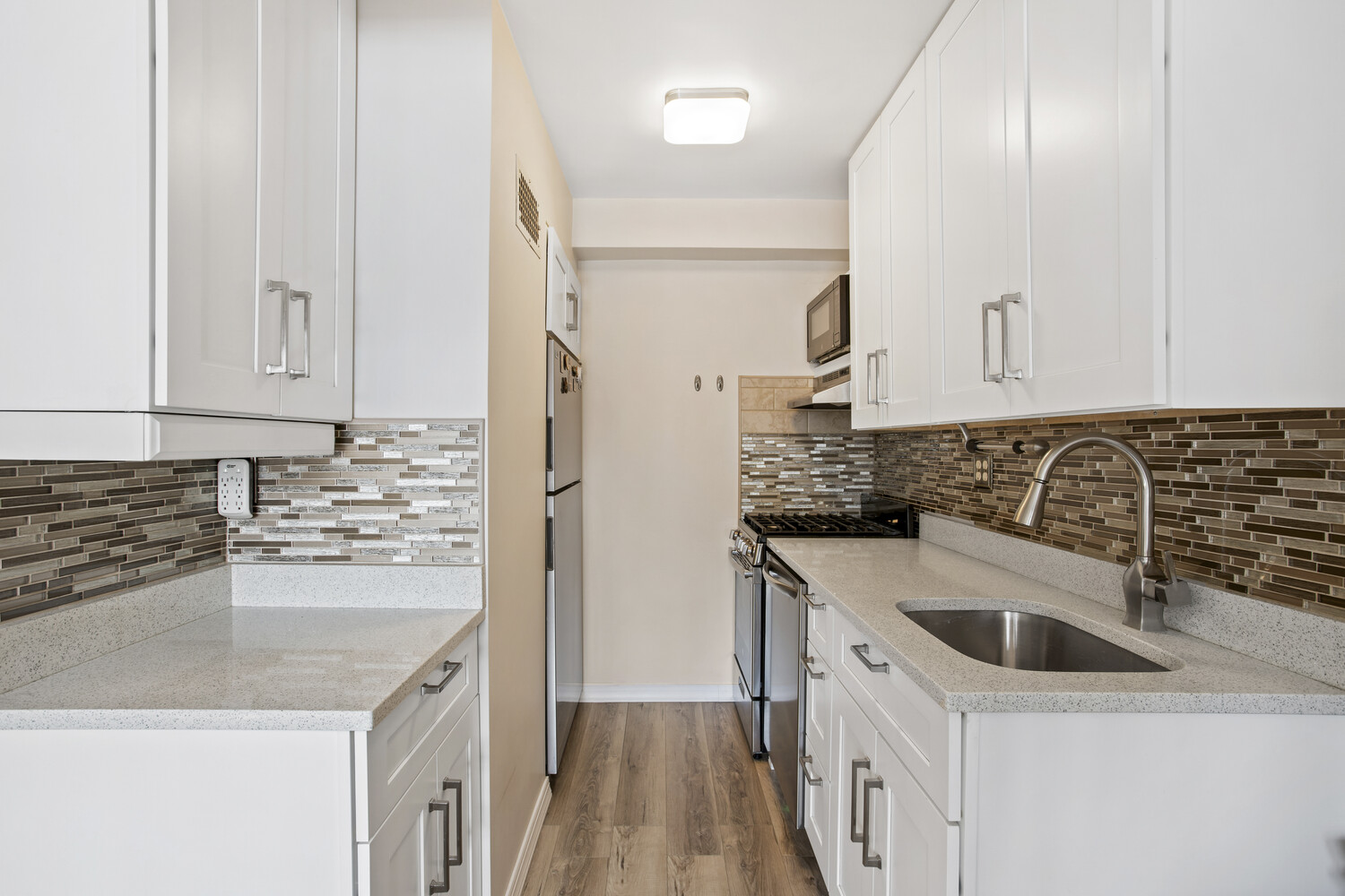 #4 photo, 333 E 66TH Street, マンハッタン Lenox Hill , NY 10021