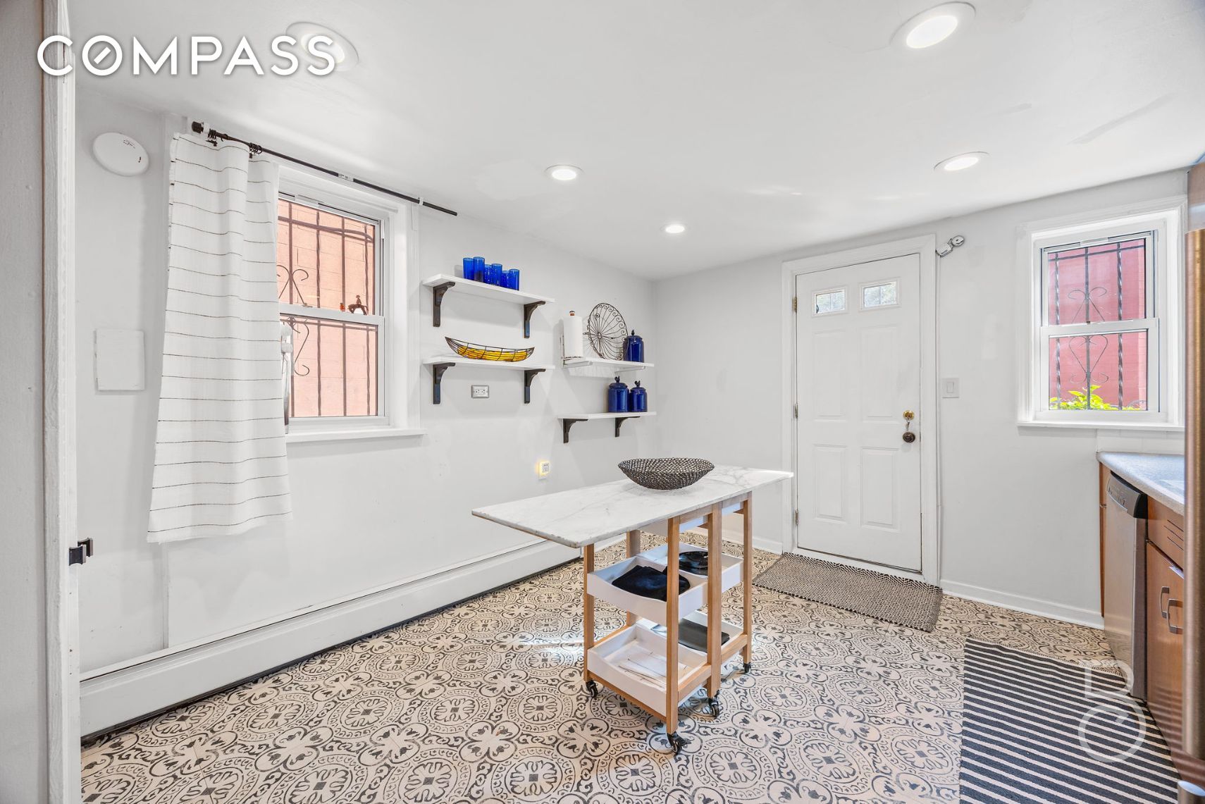 #17 photo, 24-23 83rd Street, クイーンズ区 Jackson Heights , NY 11370