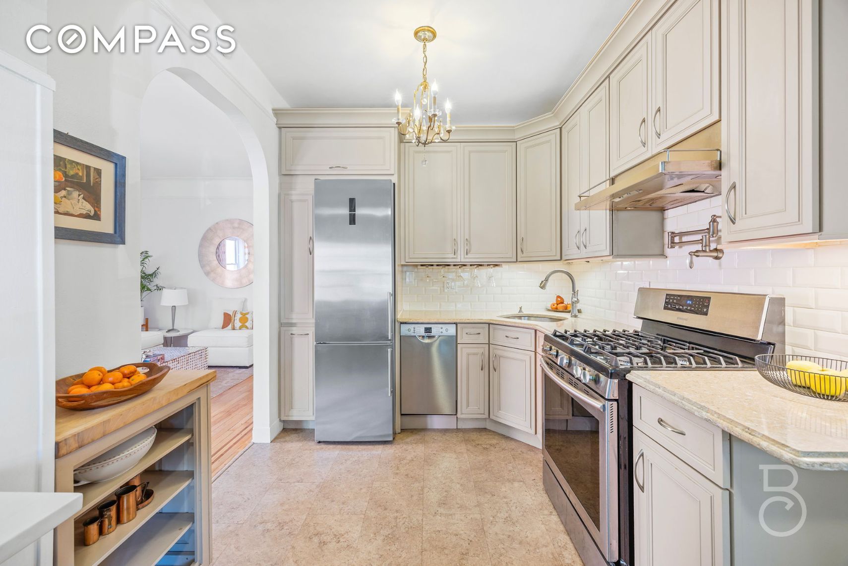 #4 photo, 24-23 83rd Street, クイーンズ区 Jackson Heights , NY 11370