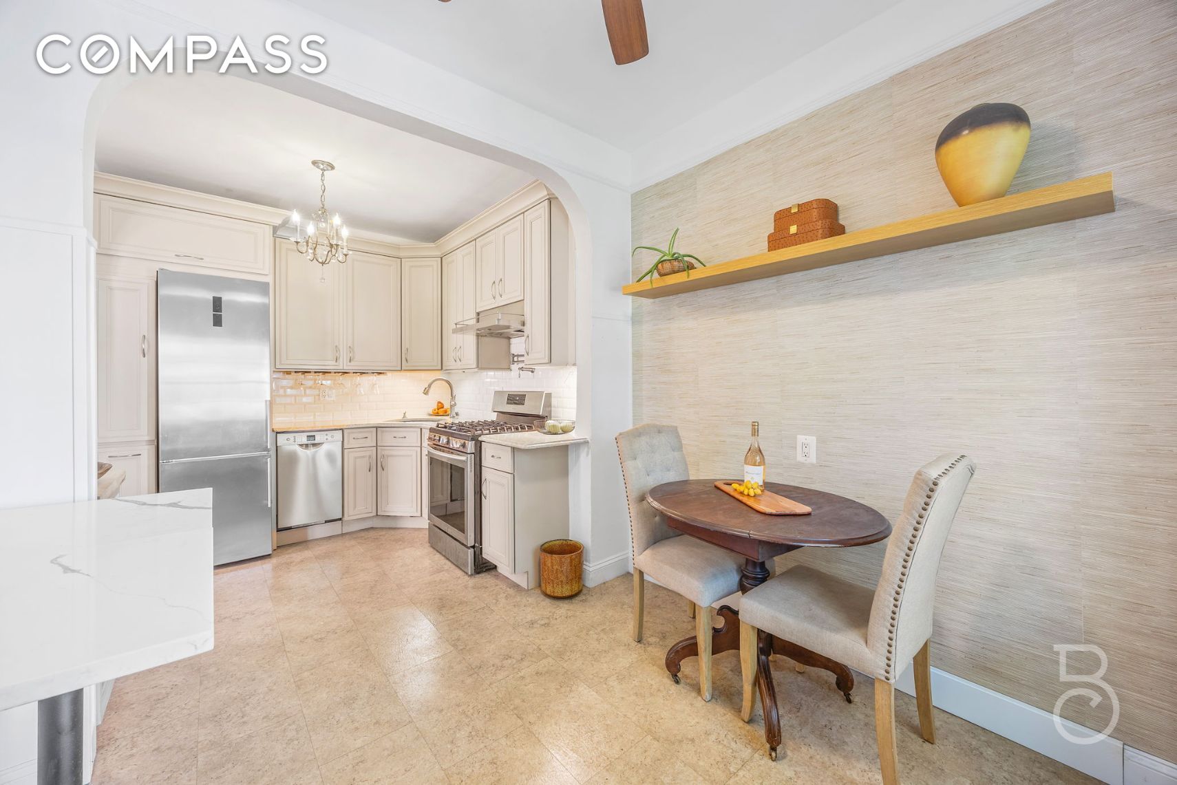 #7 photo, 24-23 83rd Street, クイーンズ区 Jackson Heights , NY 11370