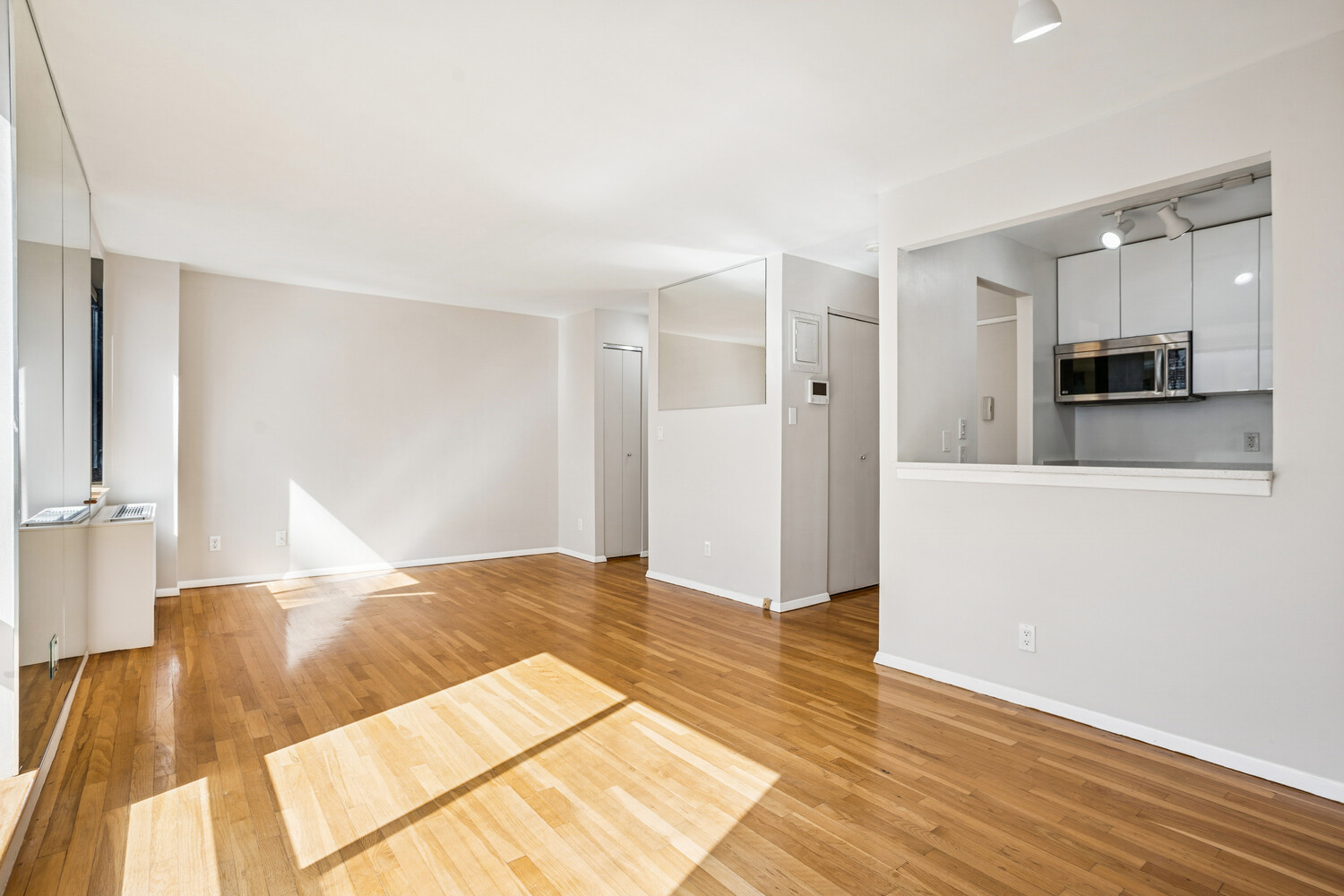 #5 photo, 445 W 19TH Street, マンハッタン Chelsea , NY 10011