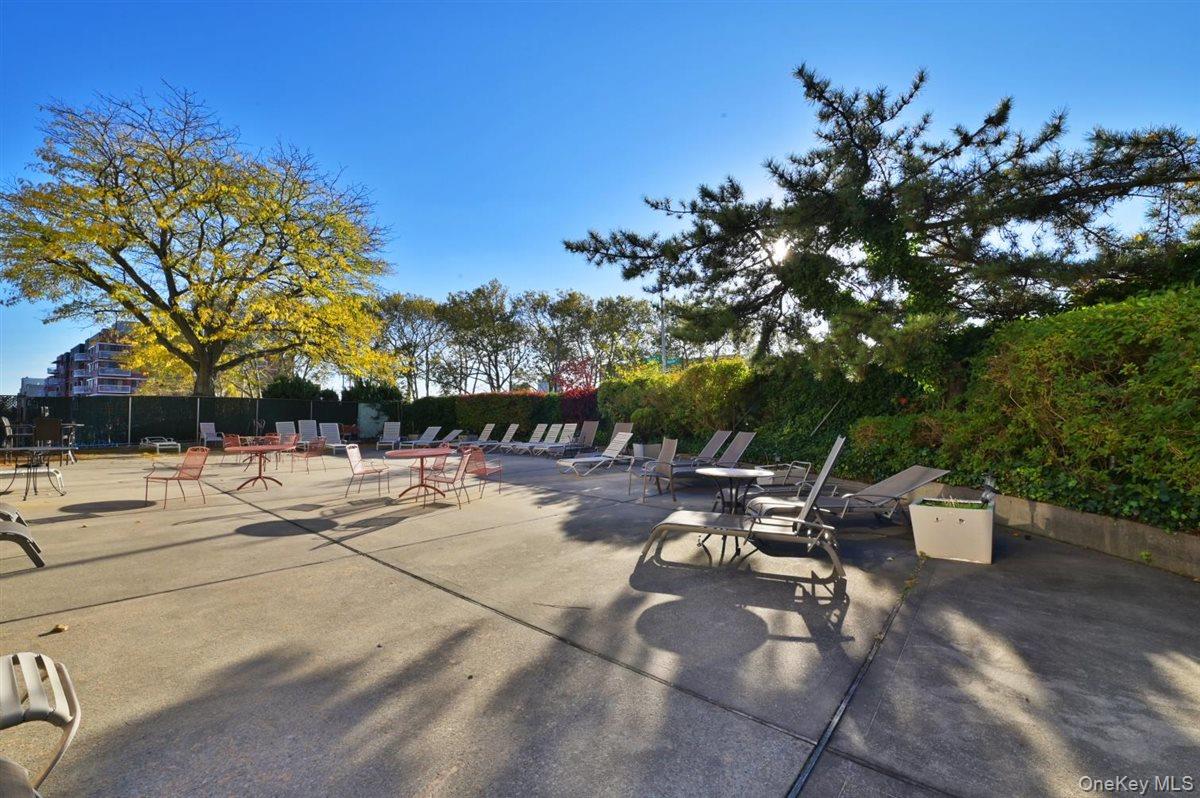 #17 photo, 175-20 Wexford Terrace, クイーンズ区 Jamaica Estates , NY 11432