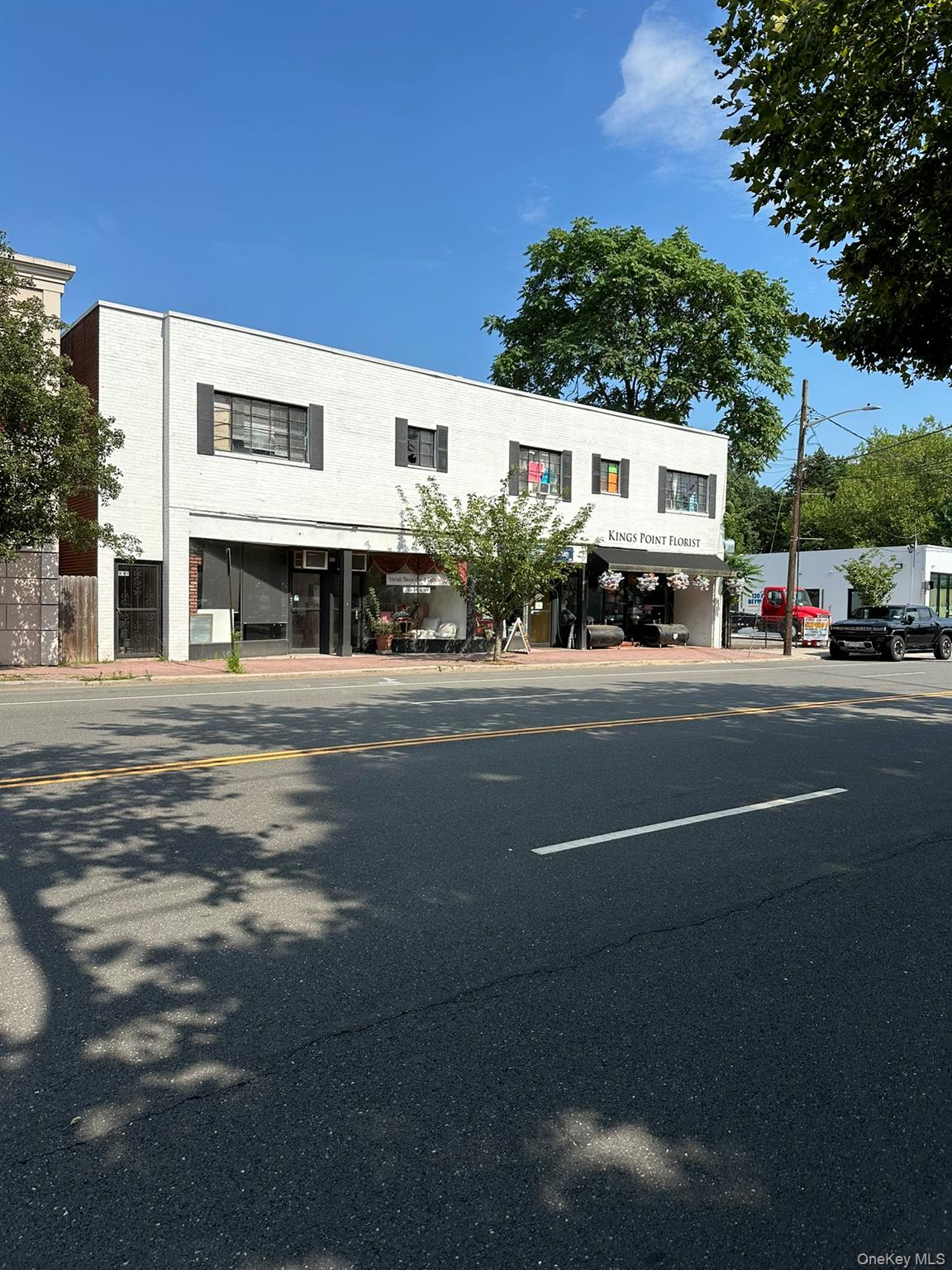 #15 photo, 803/805/807/809/811 Middle Neck Road, Great Neck , NY 11024