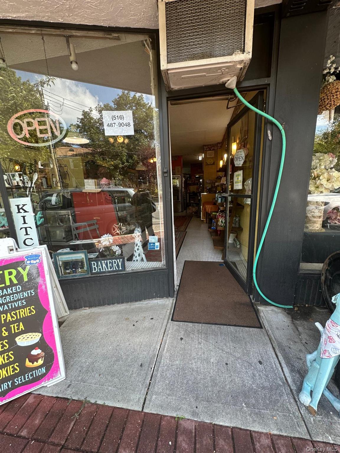 #20 photo, 803/805/807/809/811 Middle Neck Road, Great Neck , NY 11024