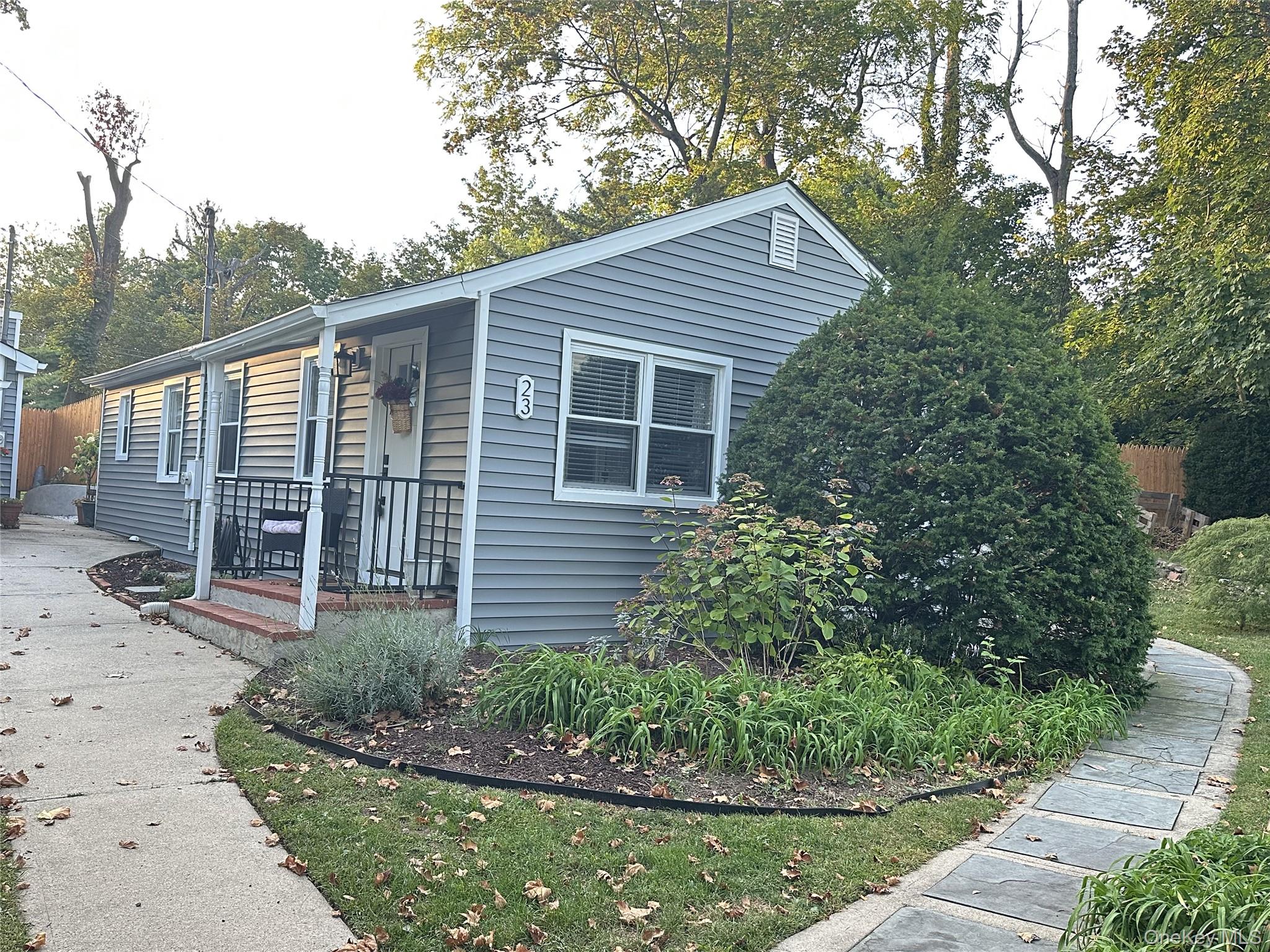 #1 photo, 23 West Drive, Port Washington , NY 11050