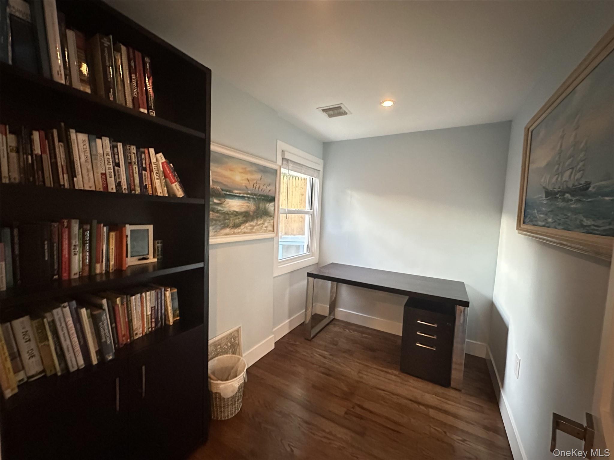 #12 photo, 23 West Drive, Port Washington , NY 11050