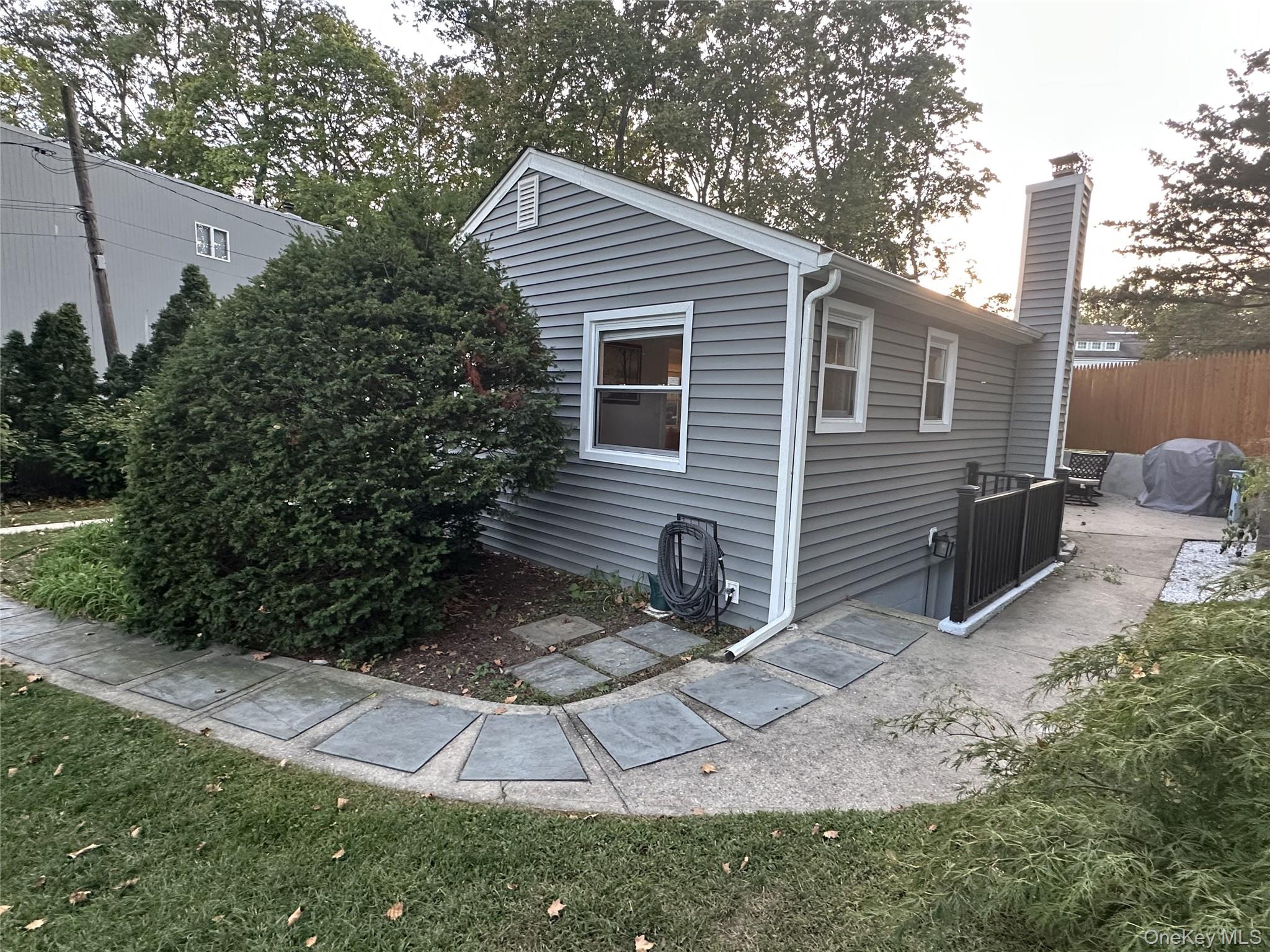 #15 photo, 23 West Drive, Port Washington , NY 11050