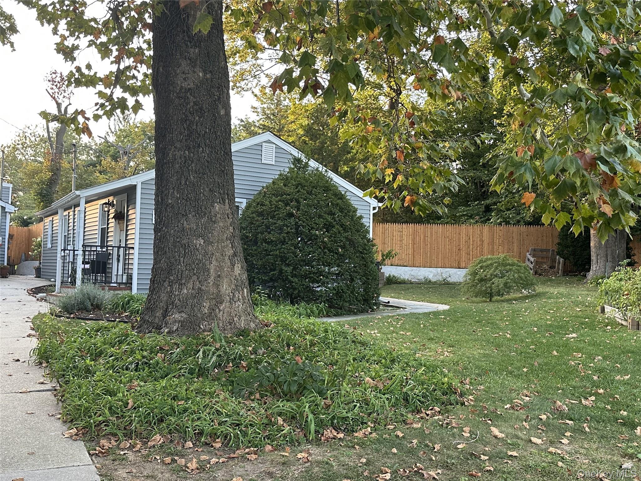 #19 photo, 23 West Drive, Port Washington , NY 11050