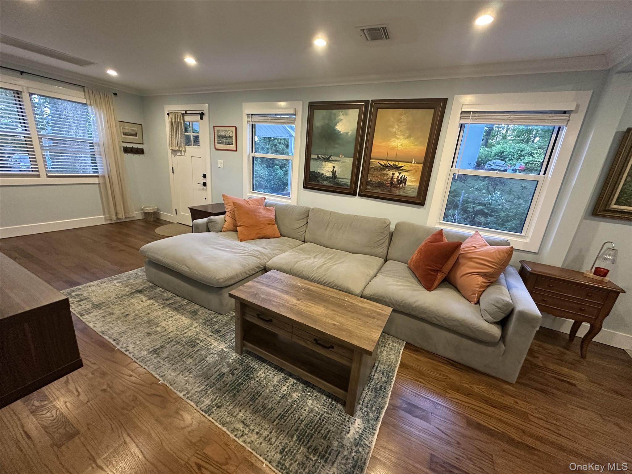 #4 photo, 23 West Drive, Port Washington , NY 11050