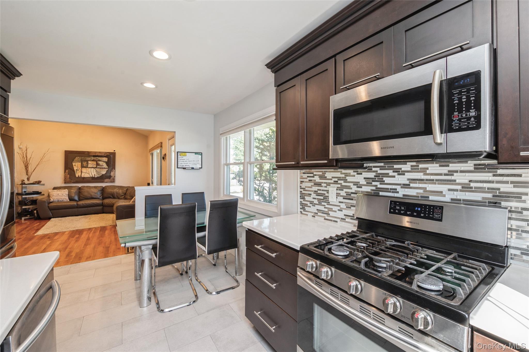 #10 photo, 18 Lois Lane, Farmingdale , NY 11735