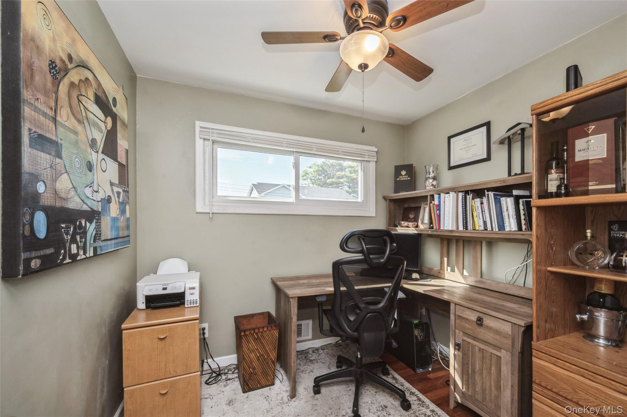 #17 photo, 18 Lois Lane, Farmingdale , NY 11735