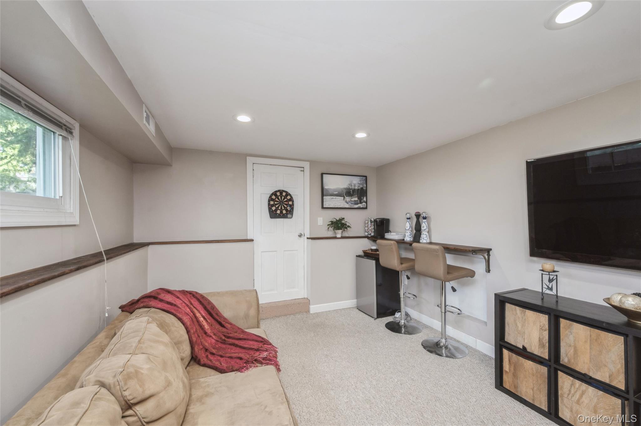 #19 photo, 18 Lois Lane, Farmingdale , NY 11735