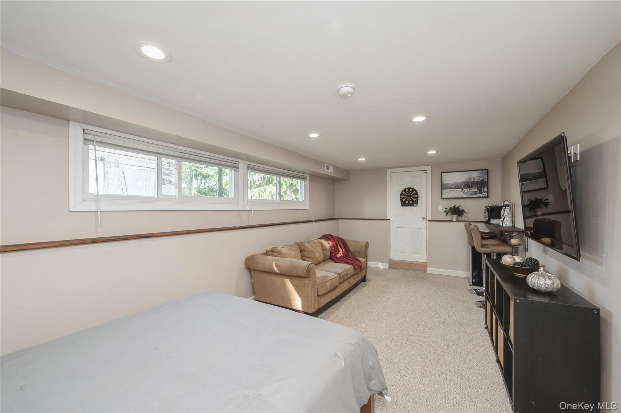 #20 photo, 18 Lois Lane, Farmingdale , NY 11735