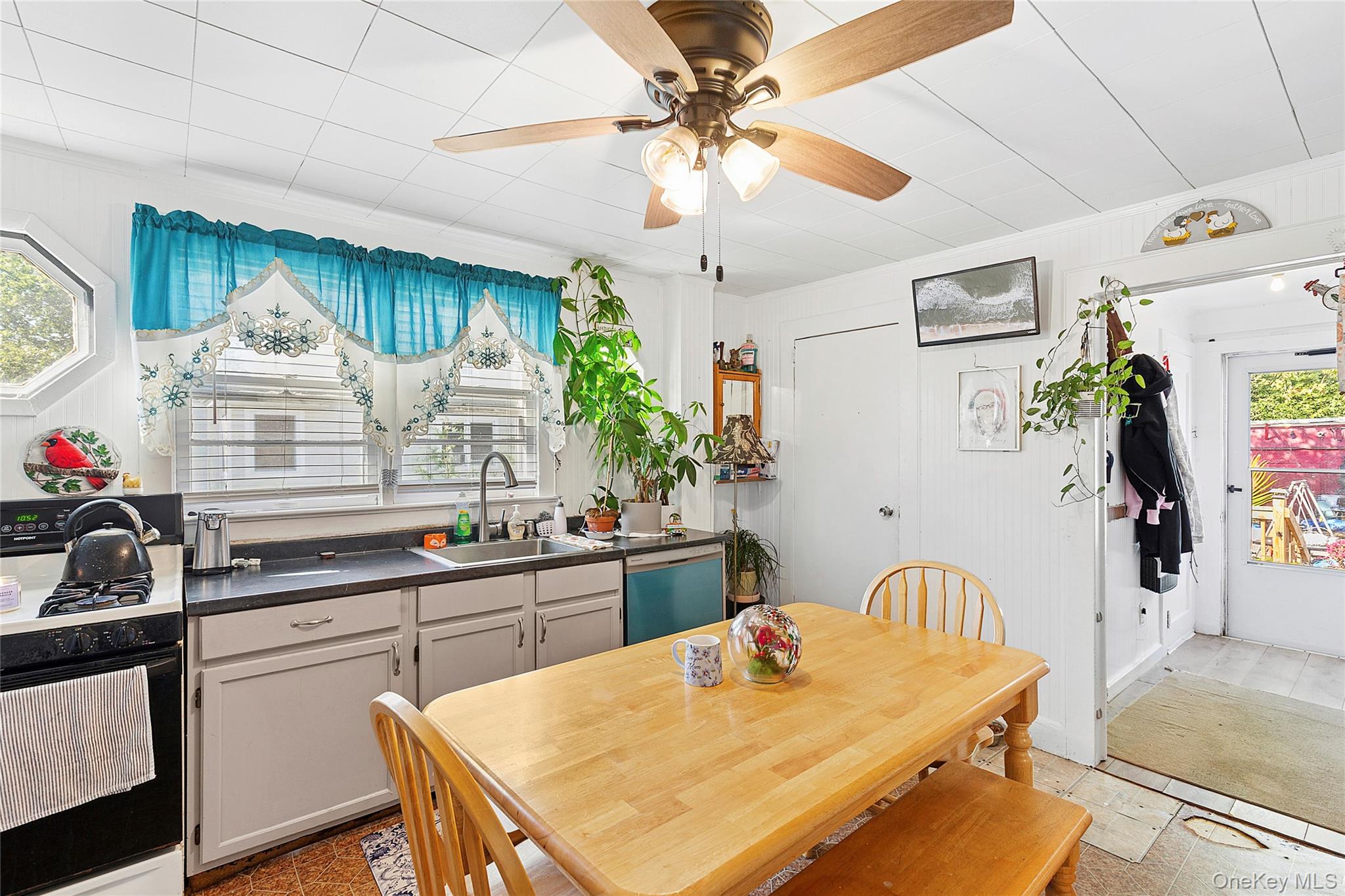 #13 photo, 127 Lake Avenue, サフォーク郡 Flanders , NY 11901