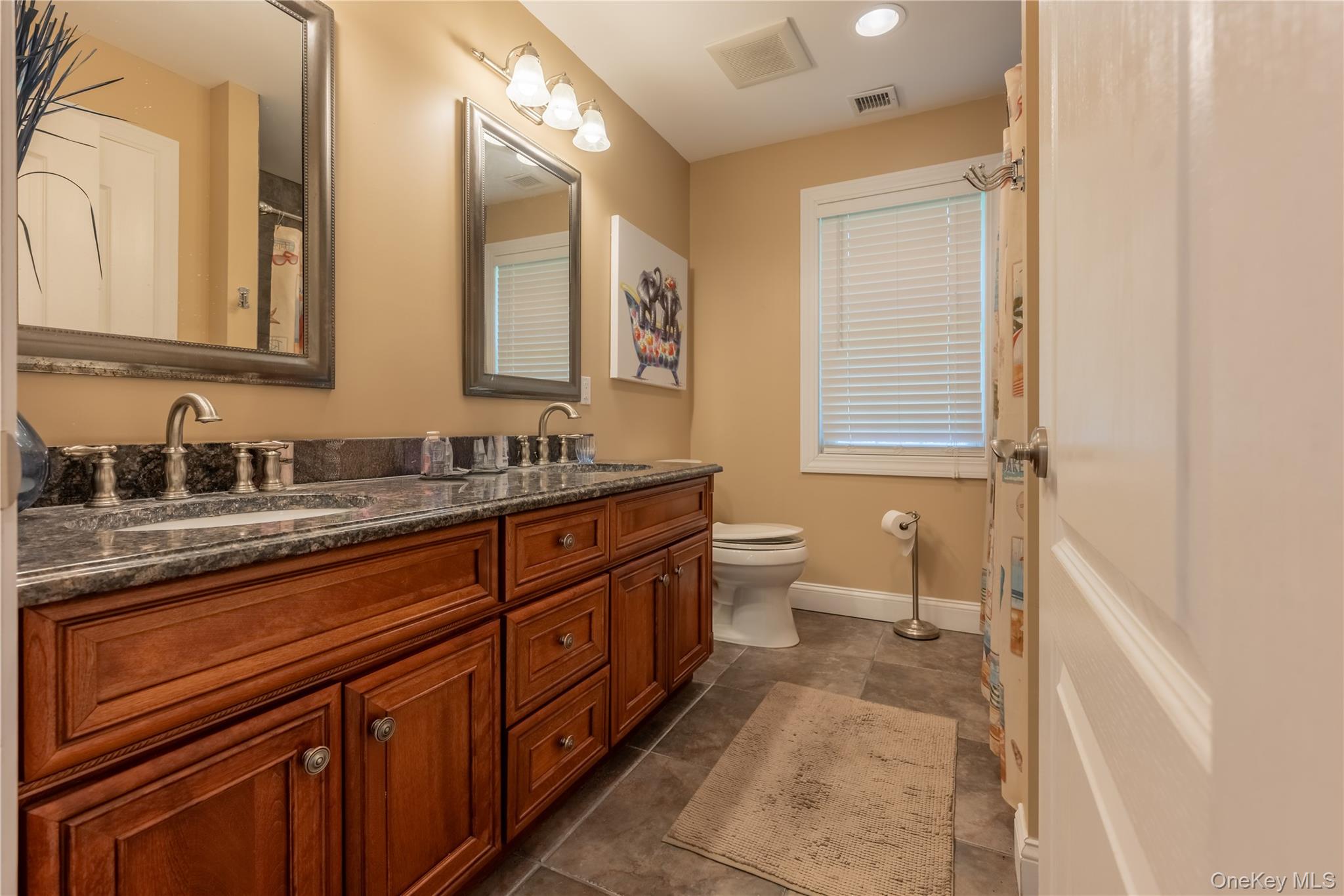 #16 photo, 50A South Phillips Avenue, サフォーク郡 Remsenburg , NY 11972