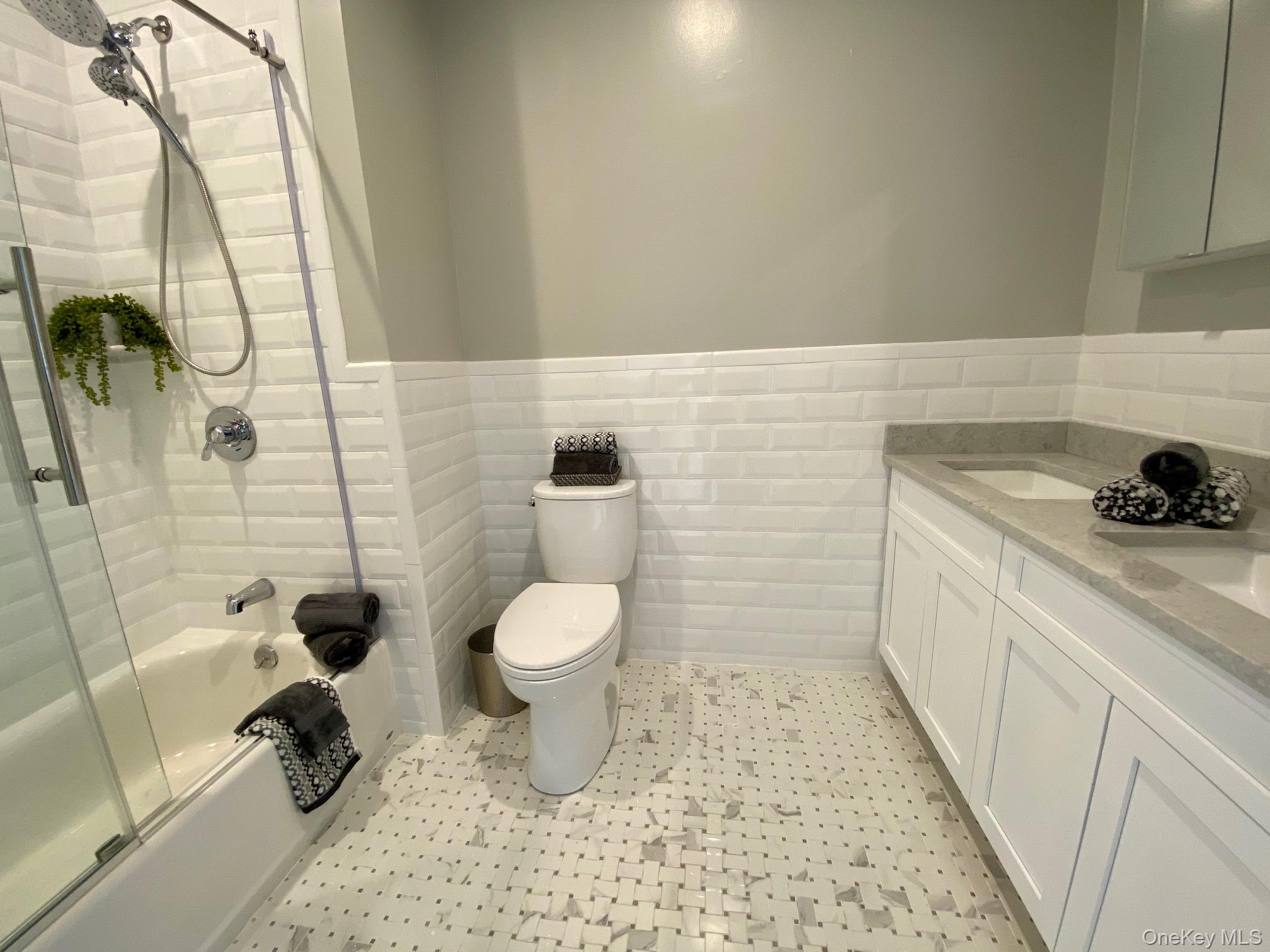 #11 photo, 118 Pond Road, サフォーク郡 Coram , NY 11727