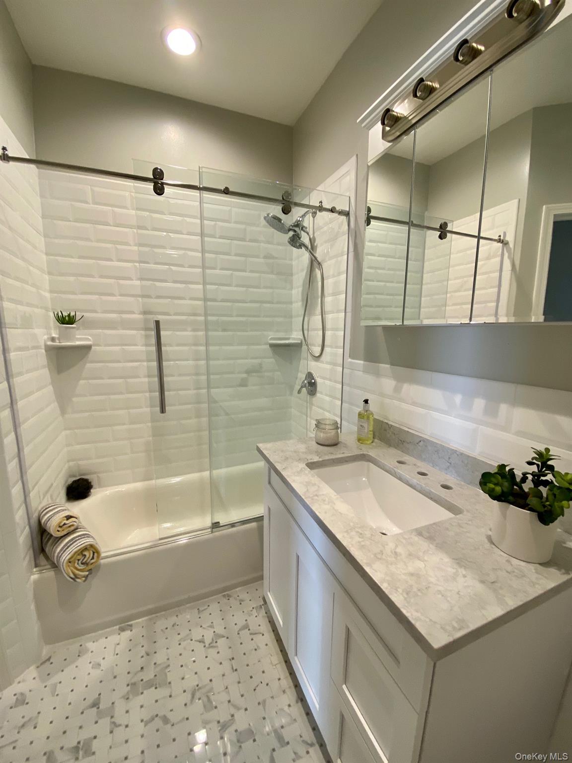 #13 photo, 118 Pond Road, サフォーク郡 Coram , NY 11727