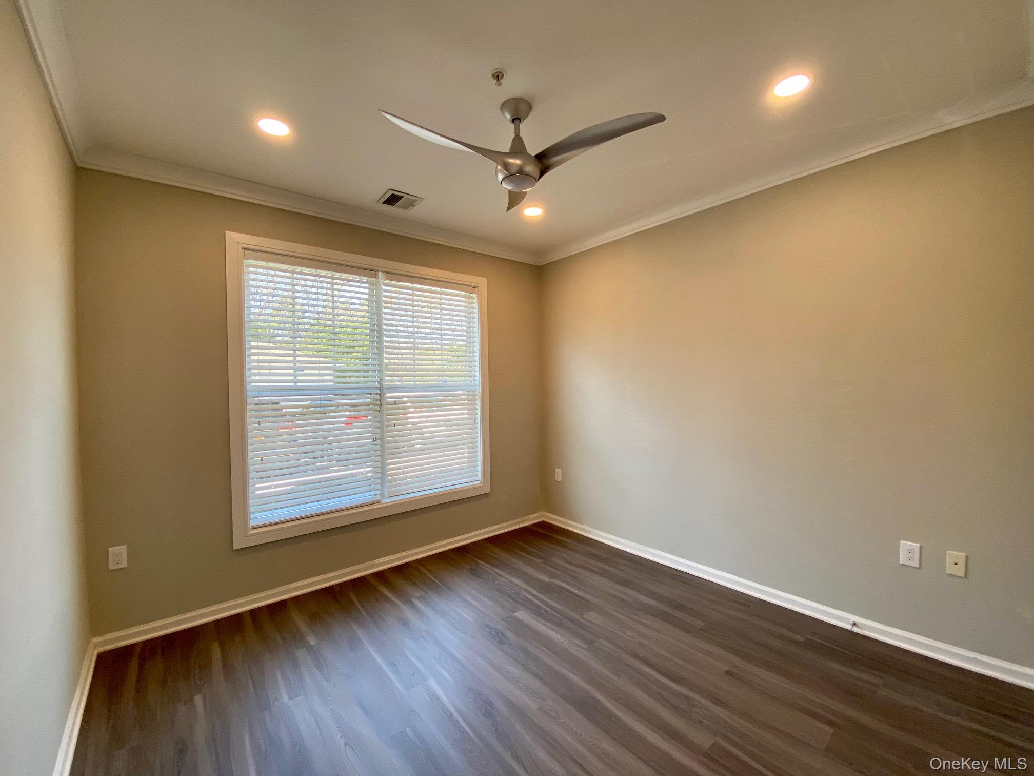 #8 photo, 118 Pond Road, サフォーク郡 Coram , NY 11727