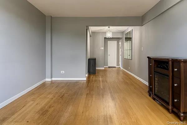 #5 photo, 91-10 32 Avenue, Jackson Heights , NY 11369