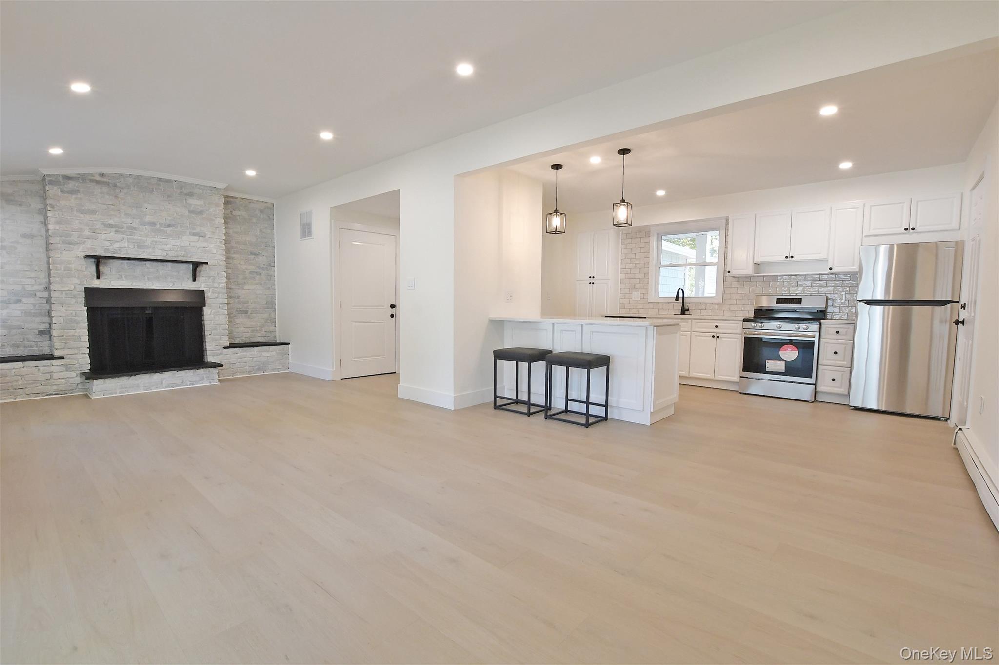 #14 photo, 15 Spurwoods Lane, Farmingville , NY 11738