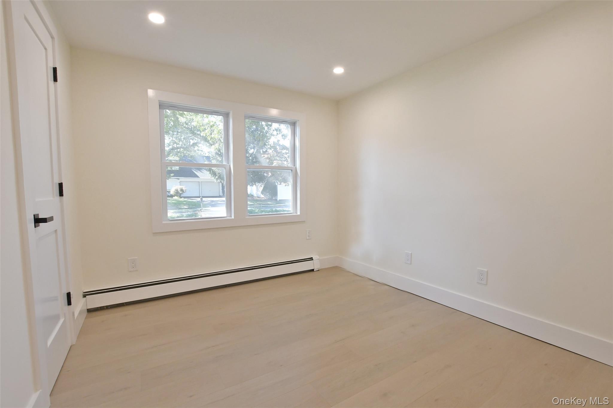 #20 photo, 15 Spurwoods Lane, Farmingville , NY 11738