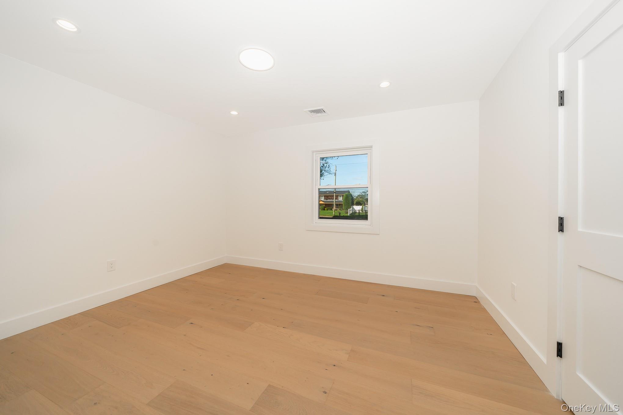 #17 photo, 5 Huron Avenue, Massapequa , NY 11758