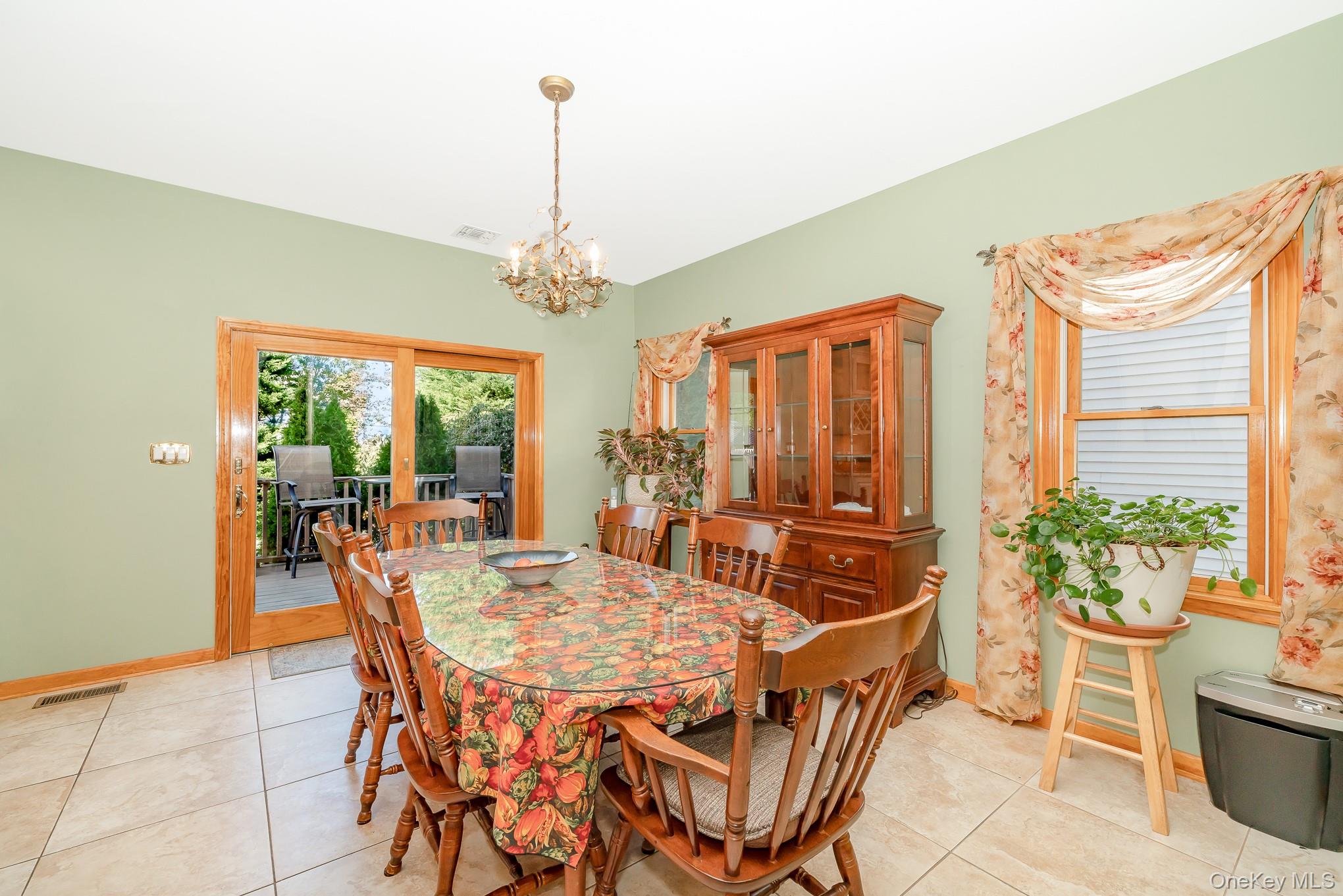 #11 photo, 3615 Franklin Street, Wantagh , NY 11793