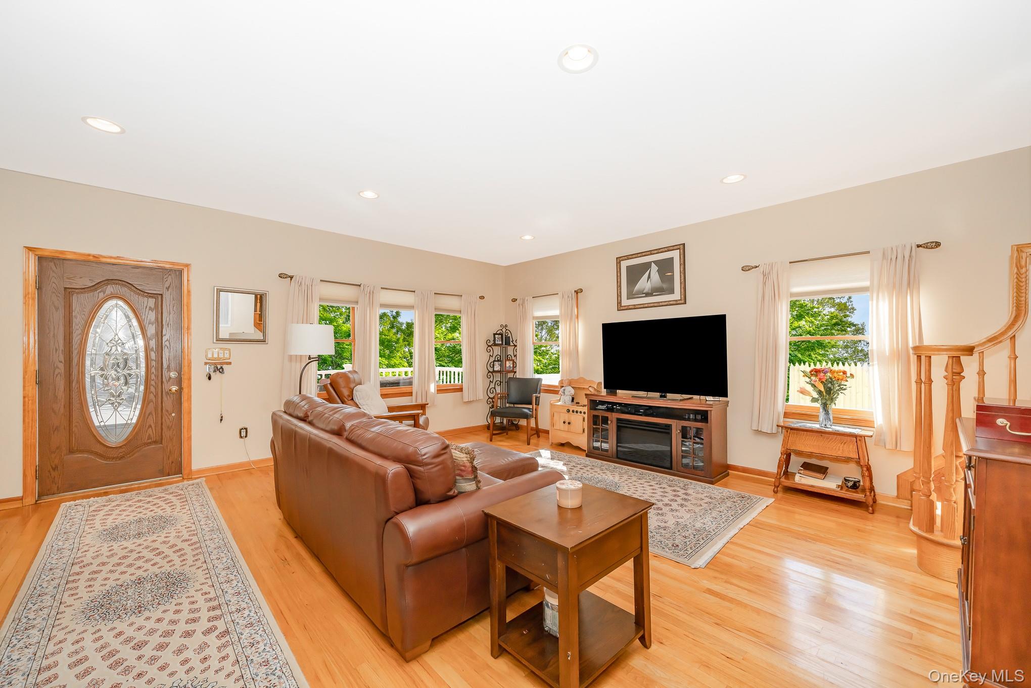 #12 photo, 3615 Franklin Street, Wantagh , NY 11793