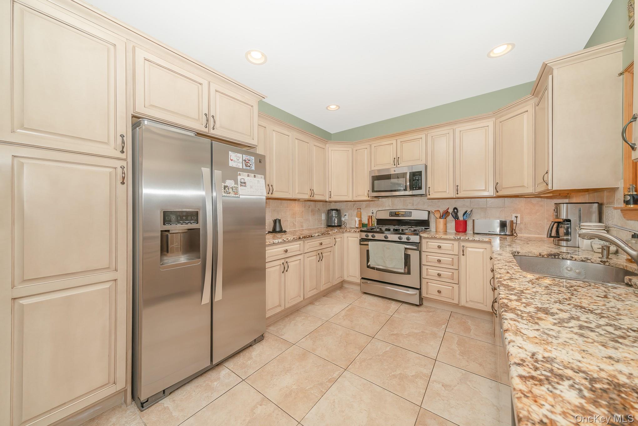 #8 photo, 3615 Franklin Street, Wantagh , NY 11793
