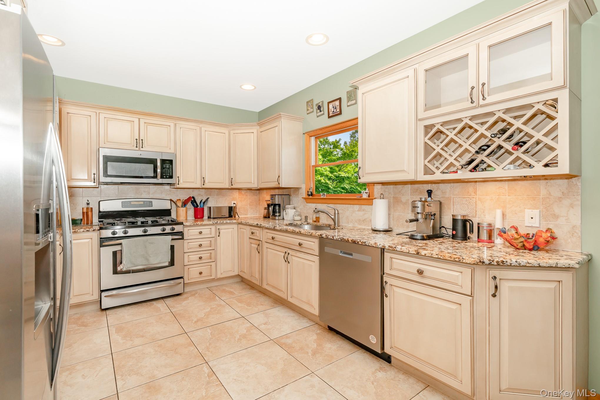 #9 photo, 3615 Franklin Street, Wantagh , NY 11793