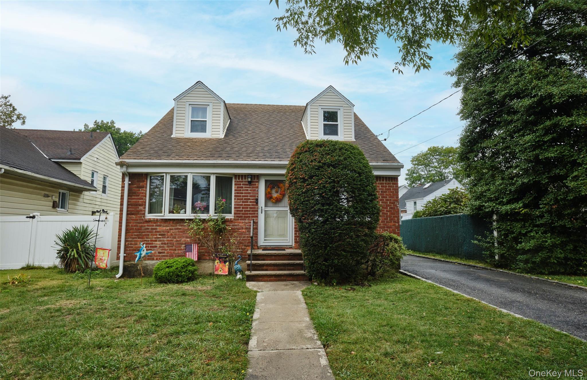 #1 photo, 911 Covert Avenue, New Hyde Park , NY 11040