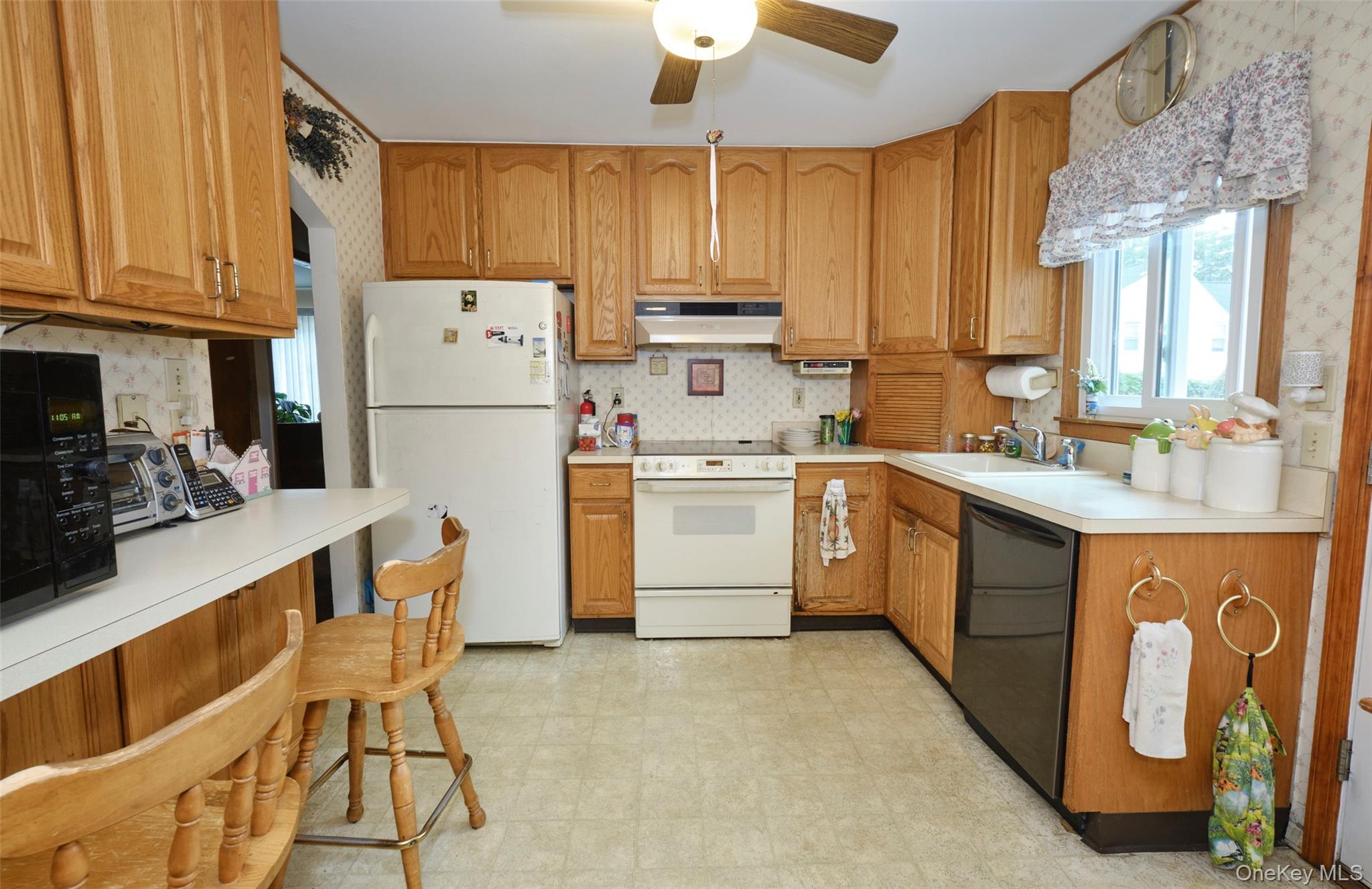 #11 photo, 911 Covert Avenue, New Hyde Park , NY 11040