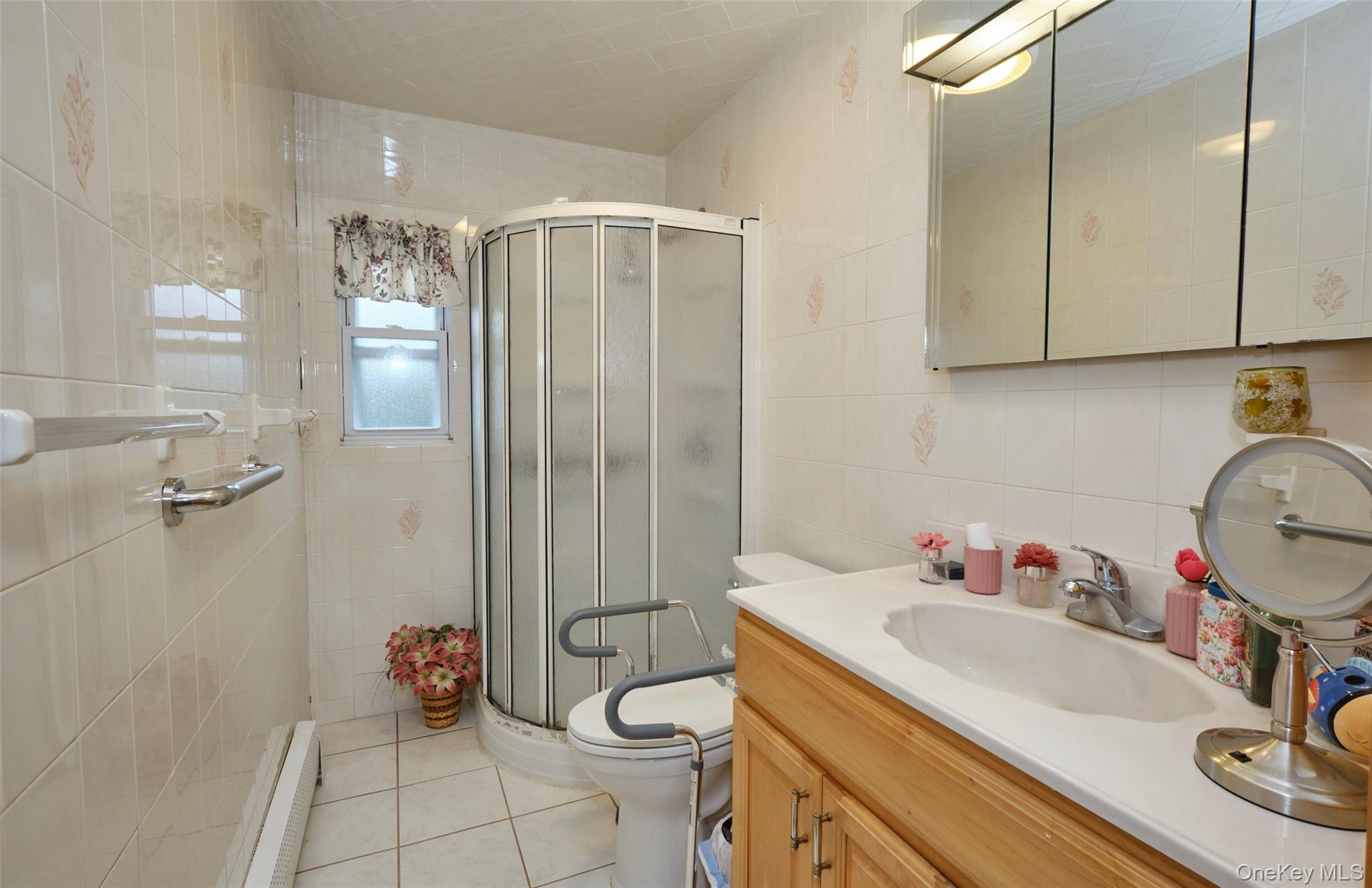 #16 photo, 911 Covert Avenue, New Hyde Park , NY 11040