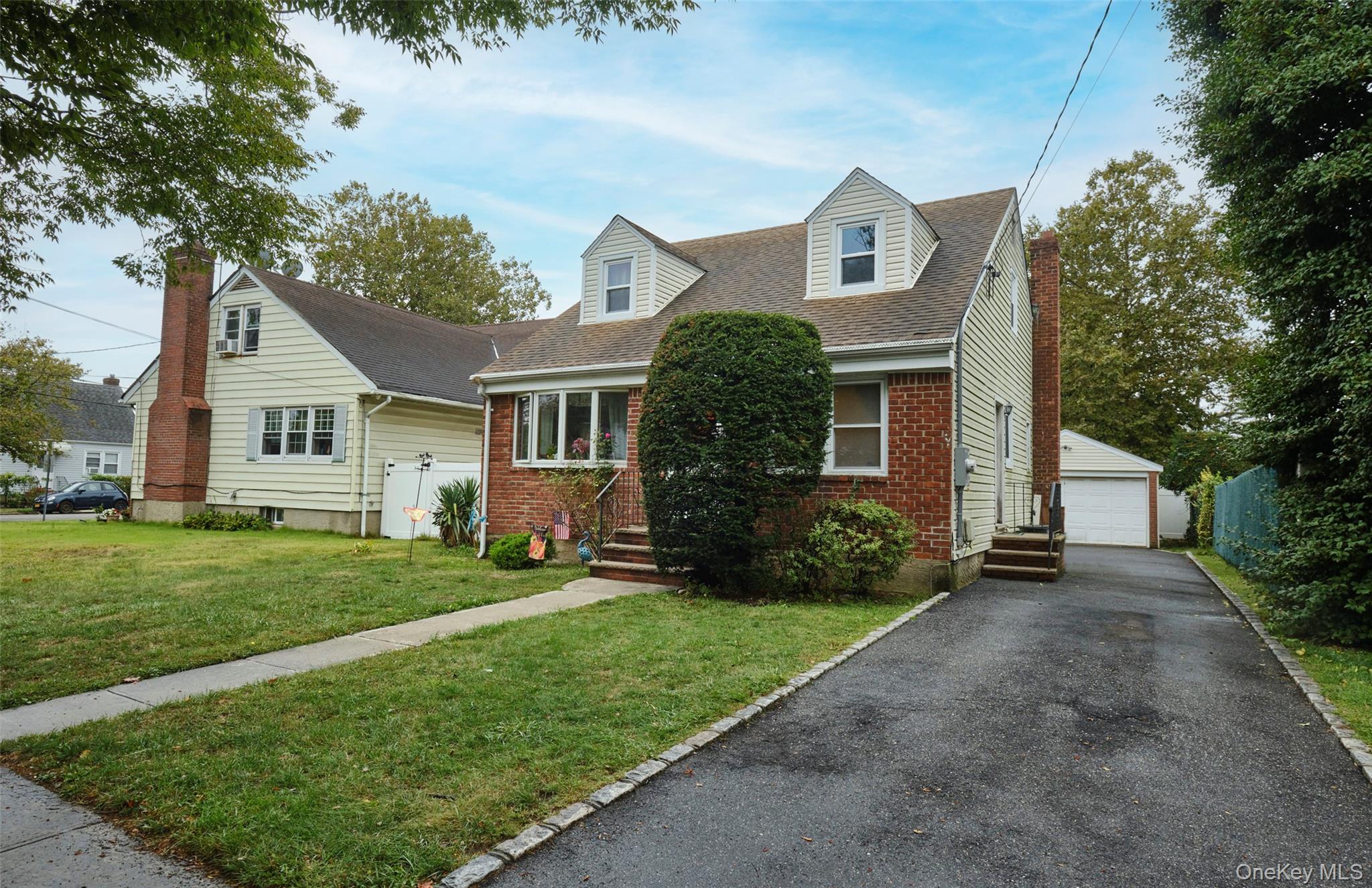 #4 photo, 911 Covert Avenue, New Hyde Park , NY 11040