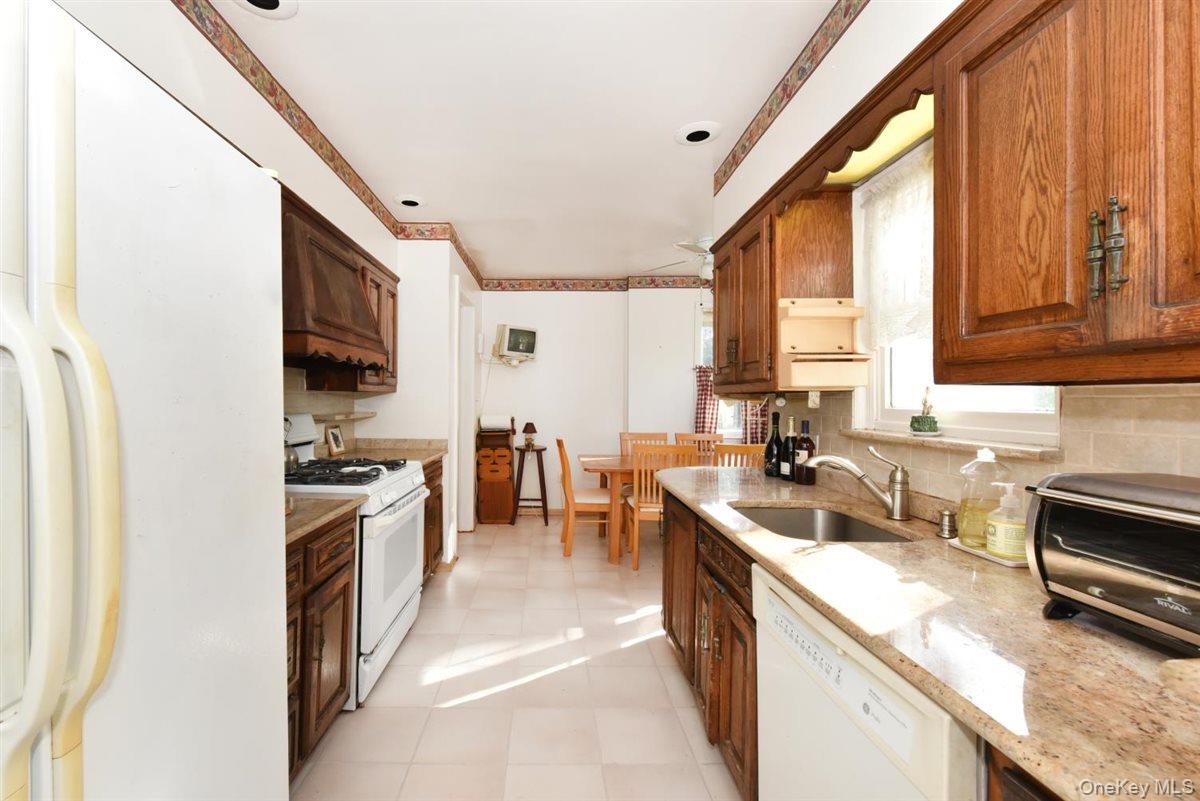 #9 photo, 101 Wallace Street, Freeport , NY 11520