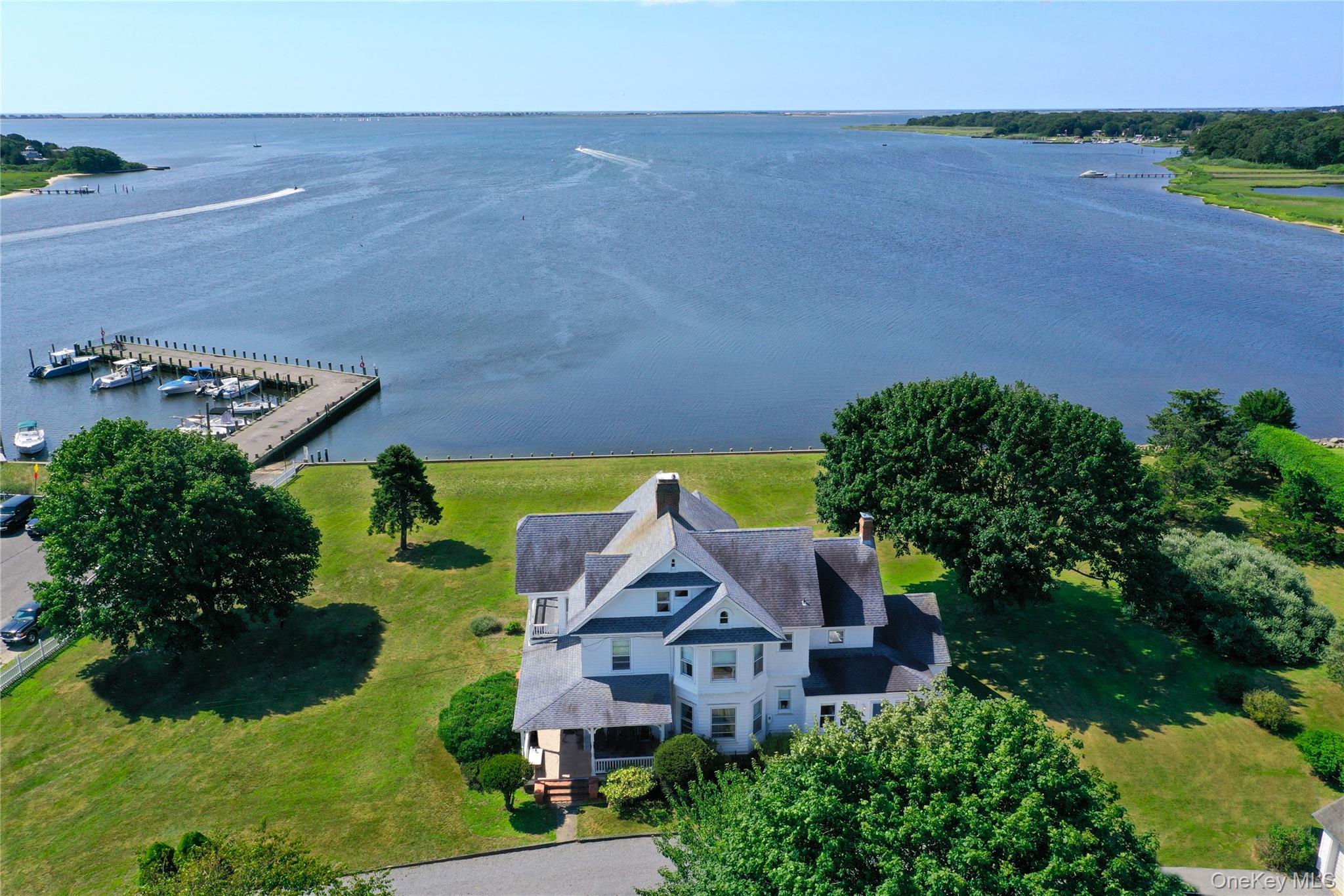 #12 photo, 63 S Bay Ave, サフォーク郡 Eastport , NY 11941