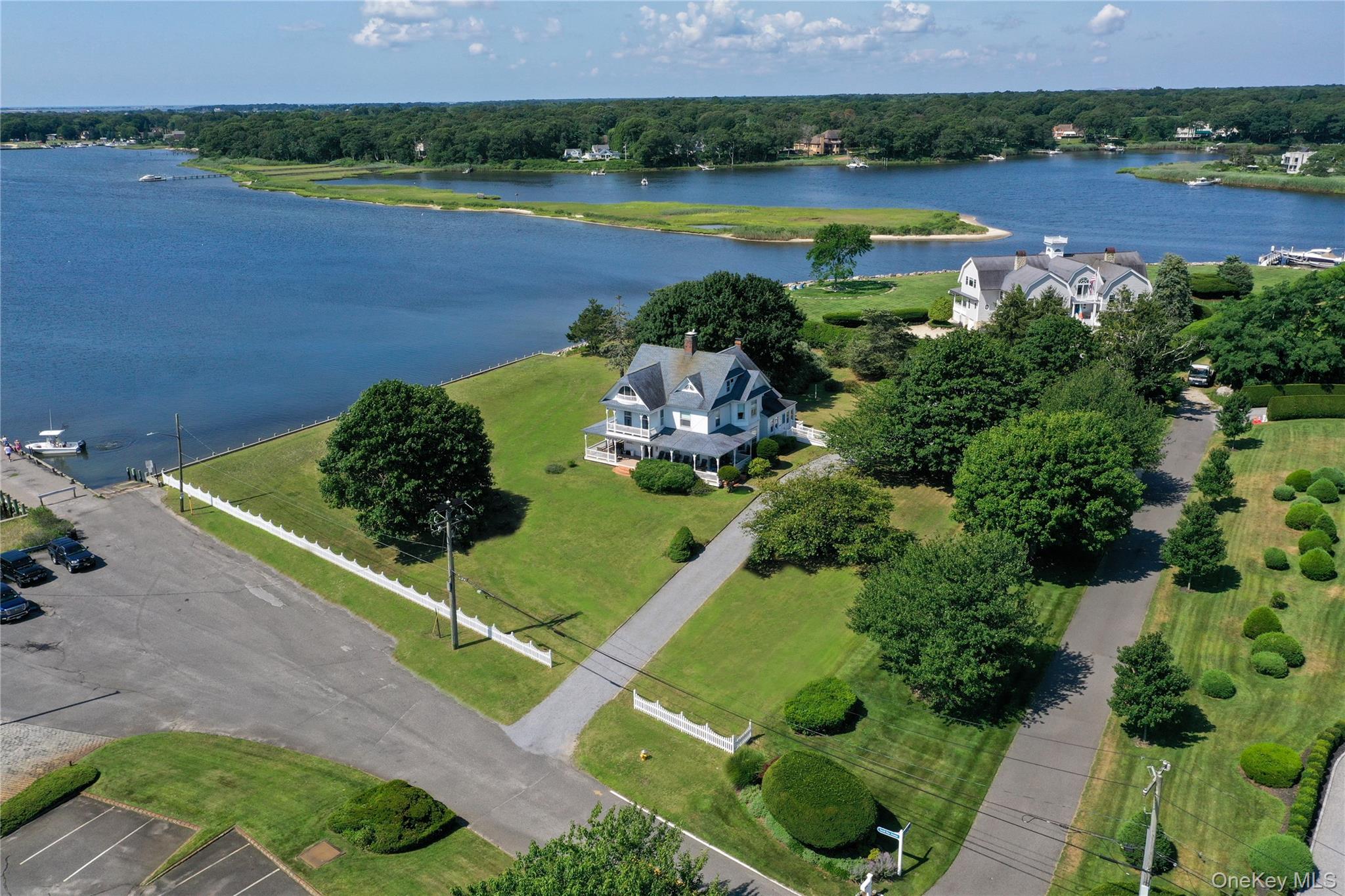 #17 photo, 63 S Bay Ave, サフォーク郡 Eastport , NY 11941