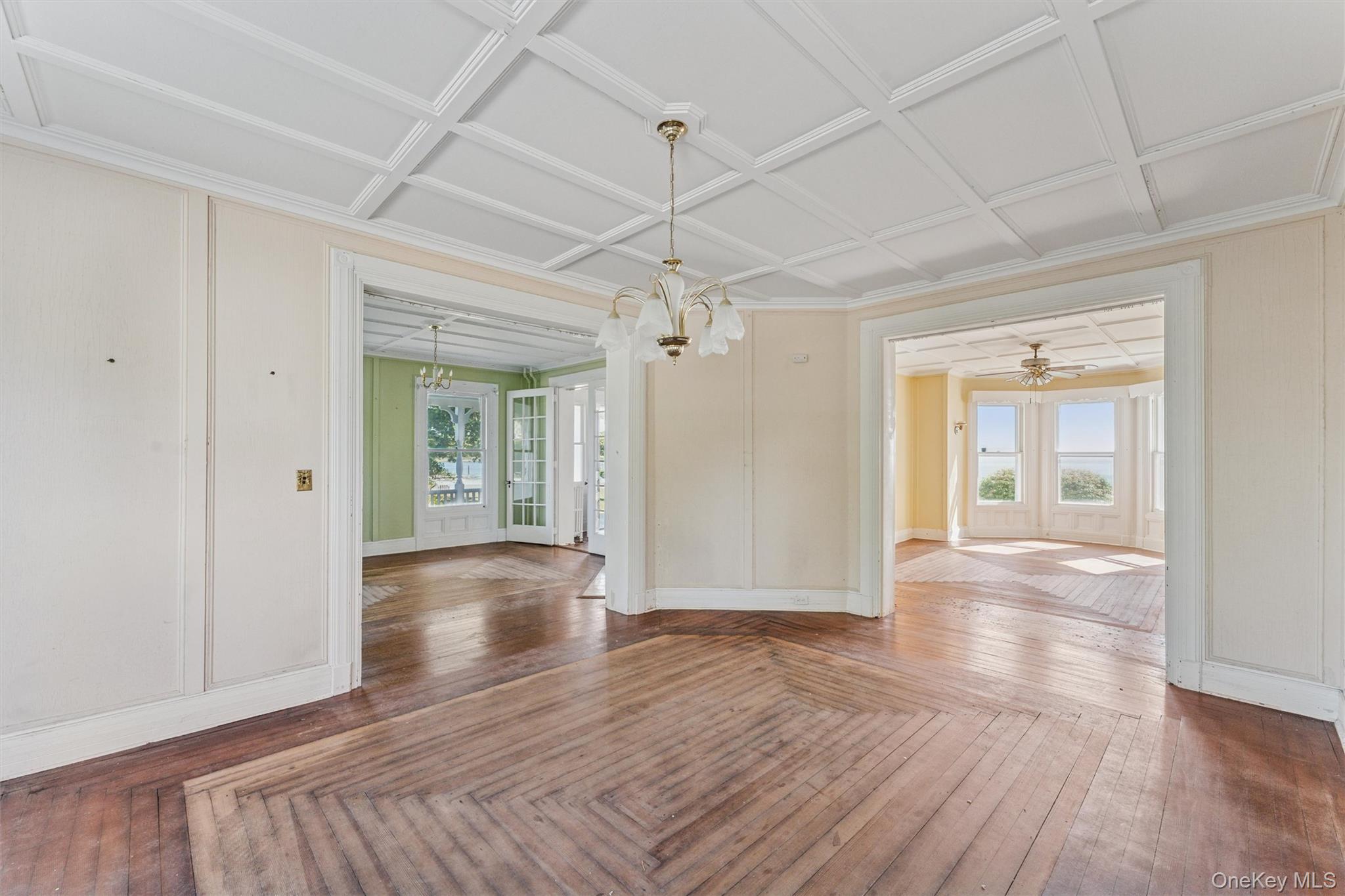 #6 photo, 63 S Bay Ave, サフォーク郡 Eastport , NY 11941