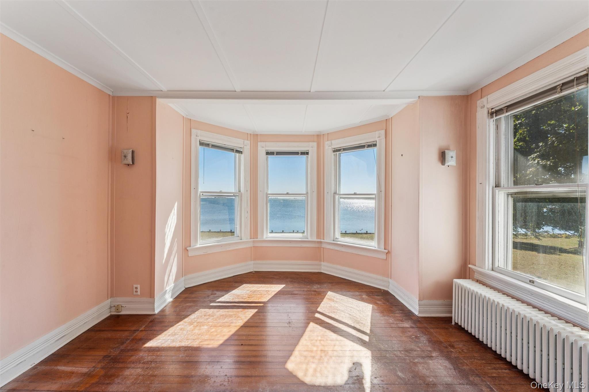 #9 photo, 63 S Bay Ave, サフォーク郡 Eastport , NY 11941