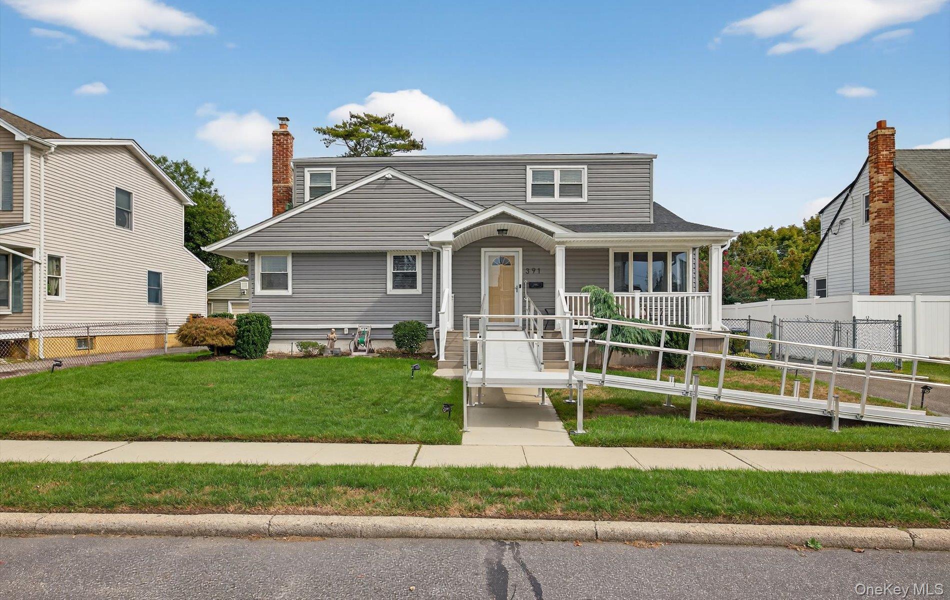 #1 photo, 391 Piping Rock Road, 长岛 Seaford , NY 11783