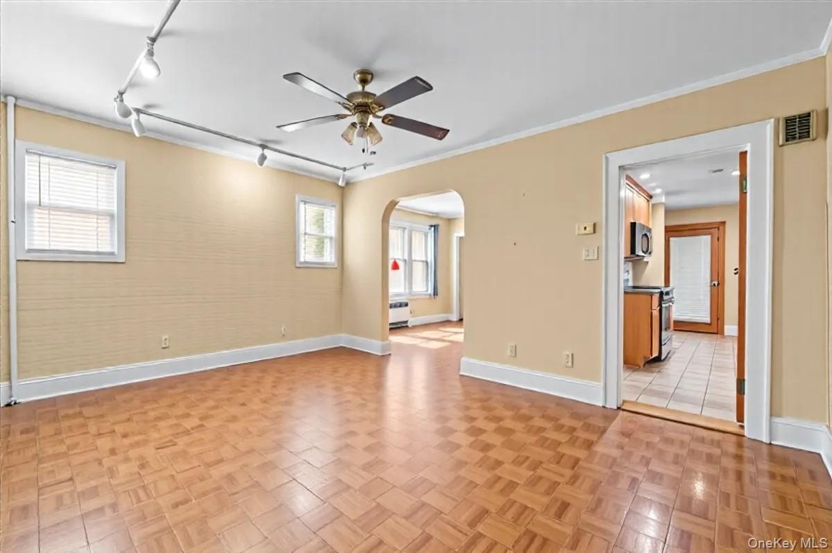 #4 photo, 160 Rockaway Parkway, Valley Stream , NY 11580