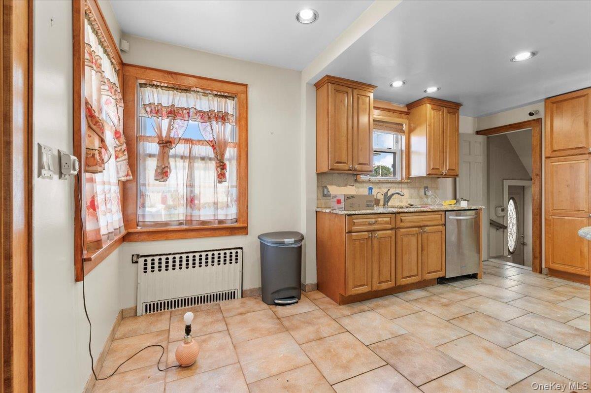 #9 photo, 160 Rockaway Parkway, Valley Stream , NY 11580