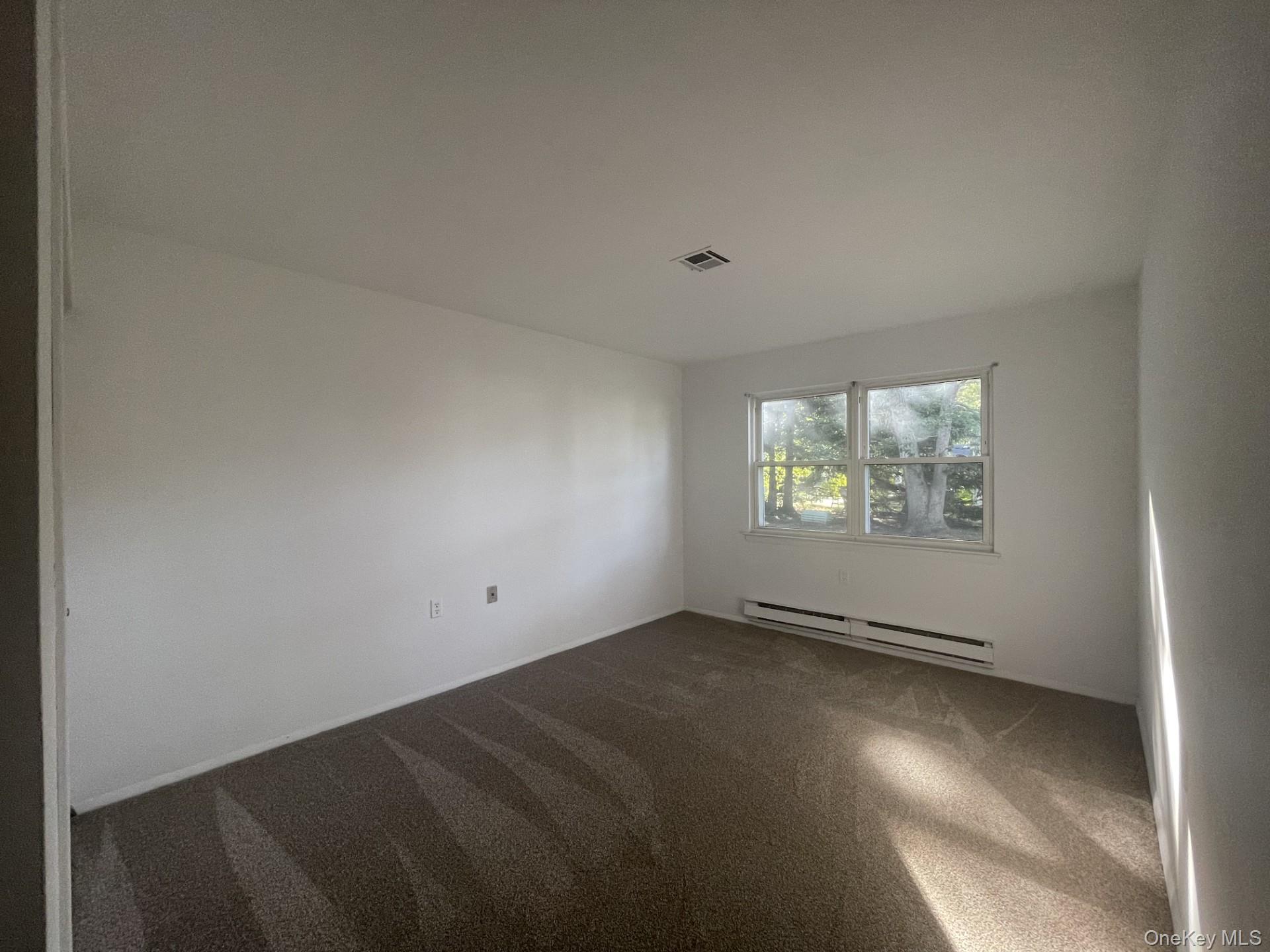 #10 photo, 323 Brownfield Drive, サフォーク郡 Ridge , NY 11961