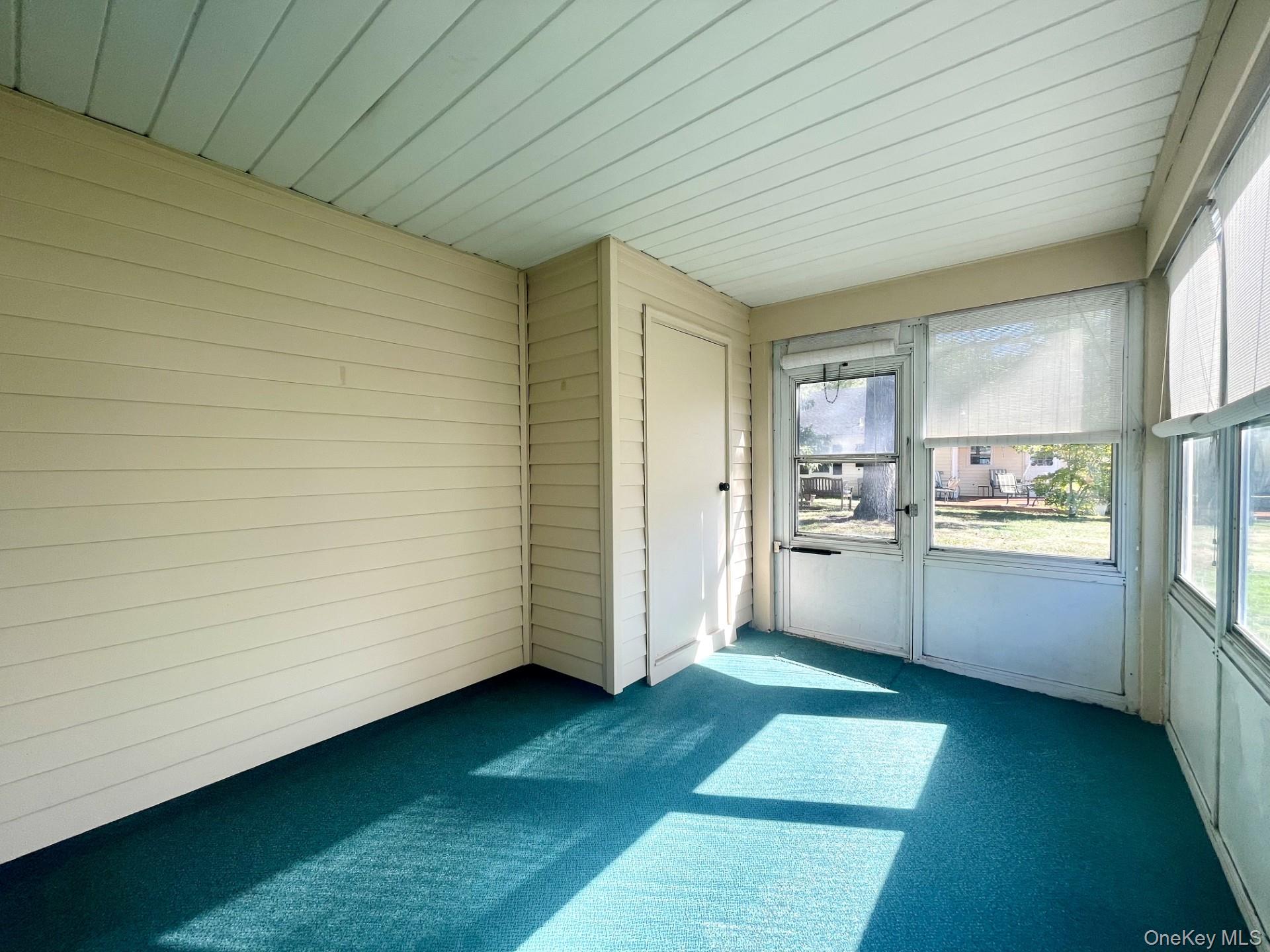 #15 photo, 323 Brownfield Drive, サフォーク郡 Ridge , NY 11961