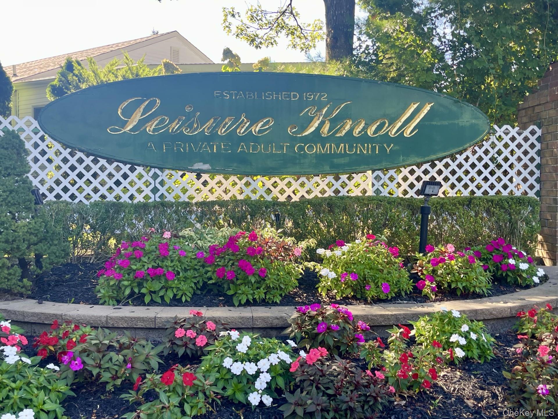 #2 photo, 323 Brownfield Drive, サフォーク郡 Ridge , NY 11961