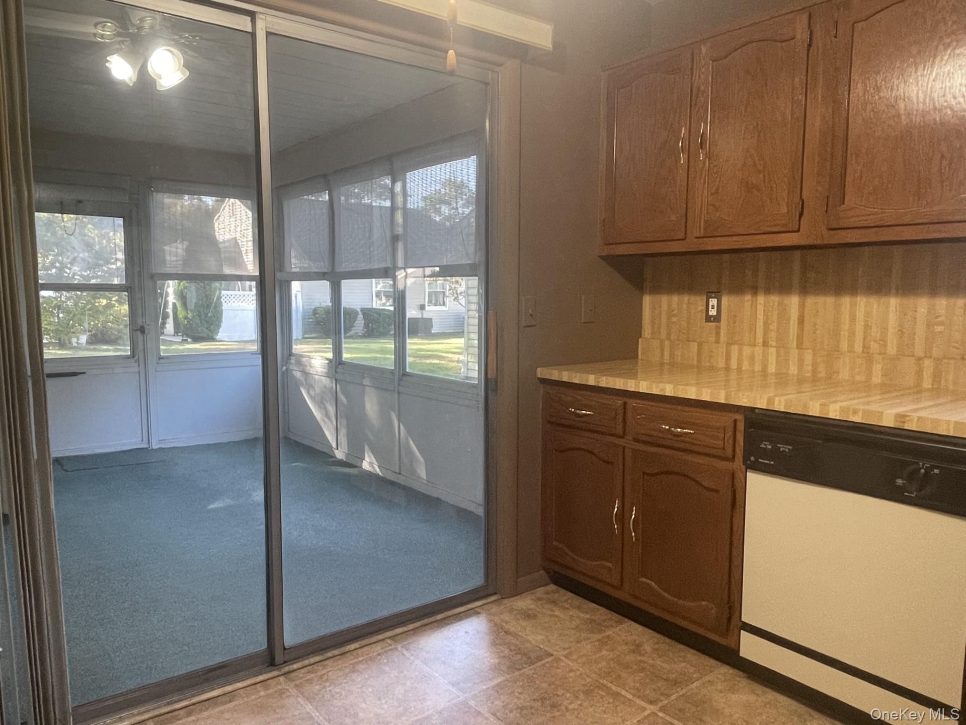 #5 photo, 323 Brownfield Drive, サフォーク郡 Ridge , NY 11961