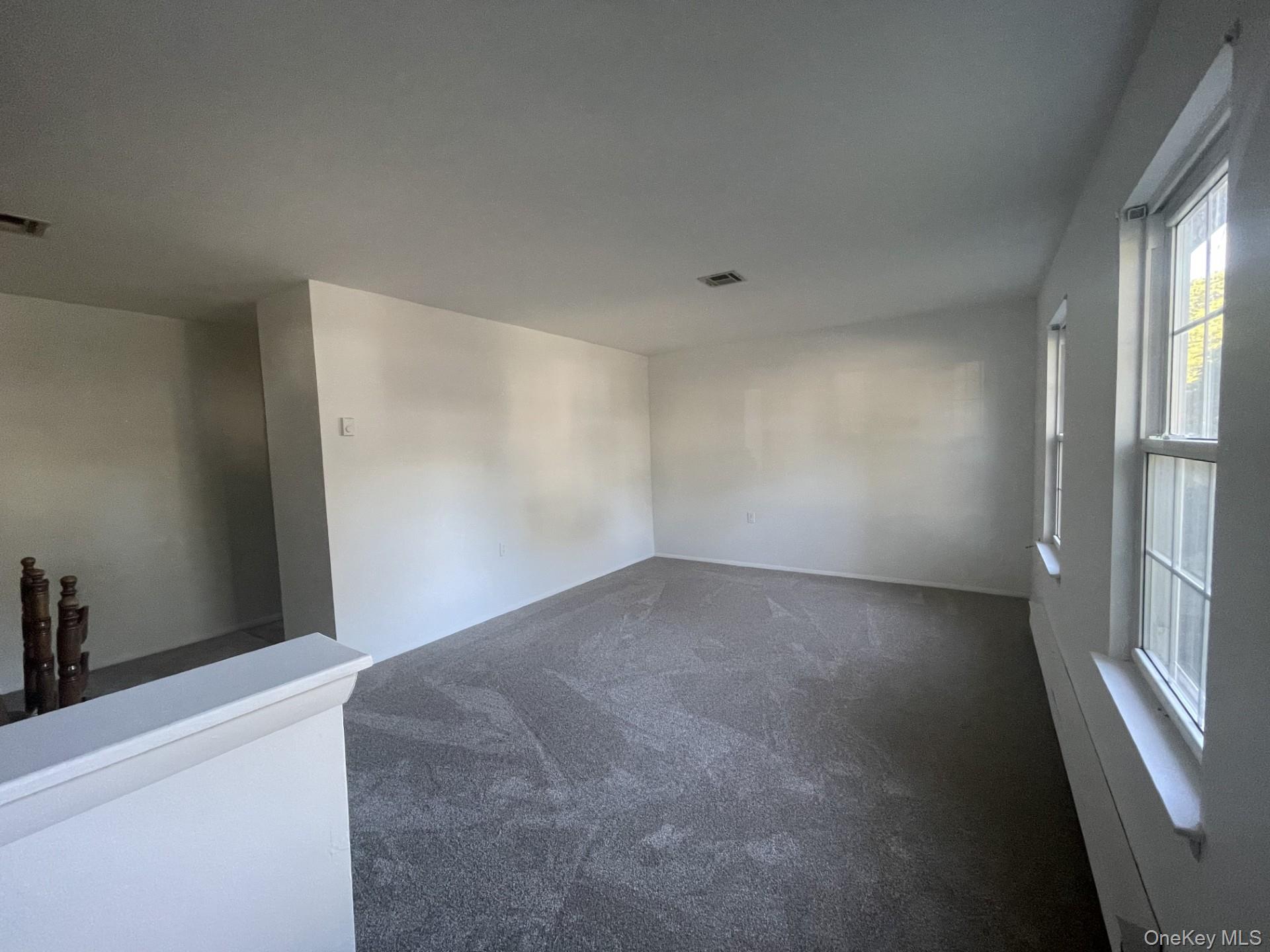 #8 photo, 323 Brownfield Drive, サフォーク郡 Ridge , NY 11961