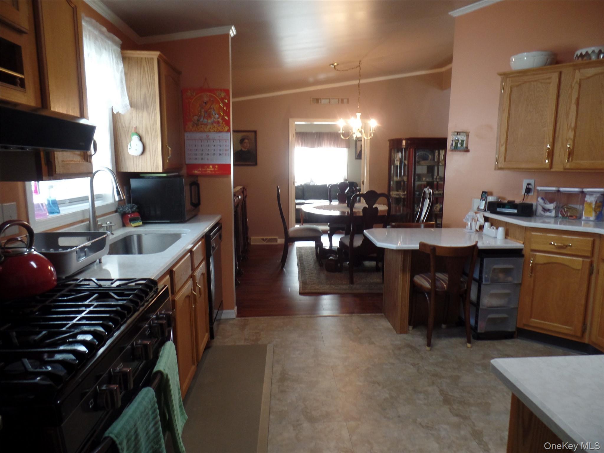 #10 photo, 87 Vero, Poughkeepsie , NY 12603