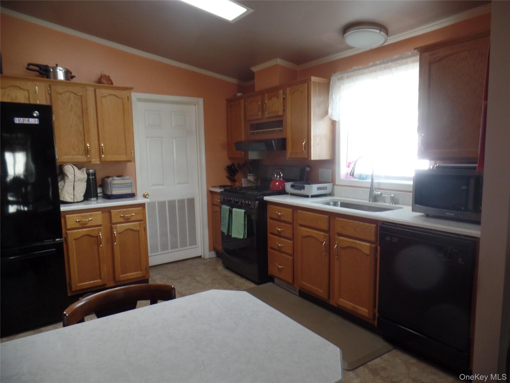 #8 photo, 87 Vero, Poughkeepsie , NY 12603