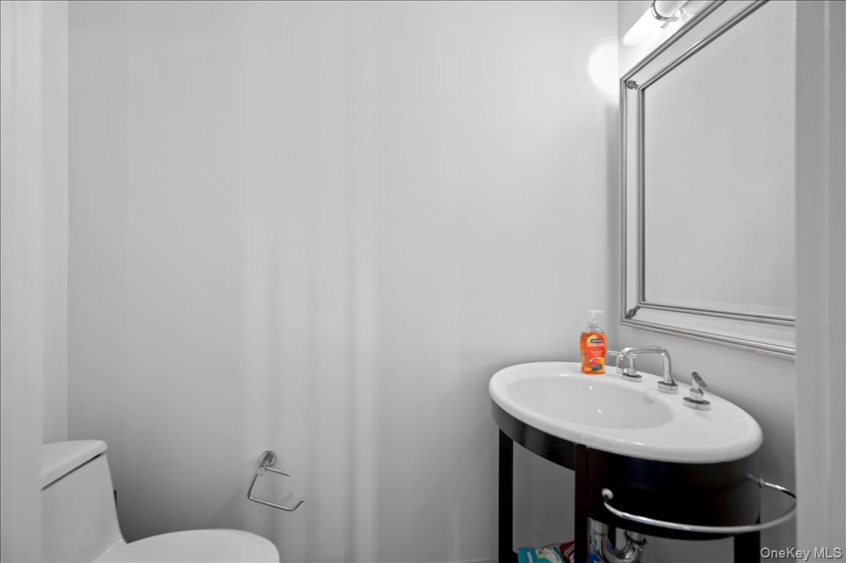 #12 photo, 175 Huguenot Street, New Rochelle , NY 10801